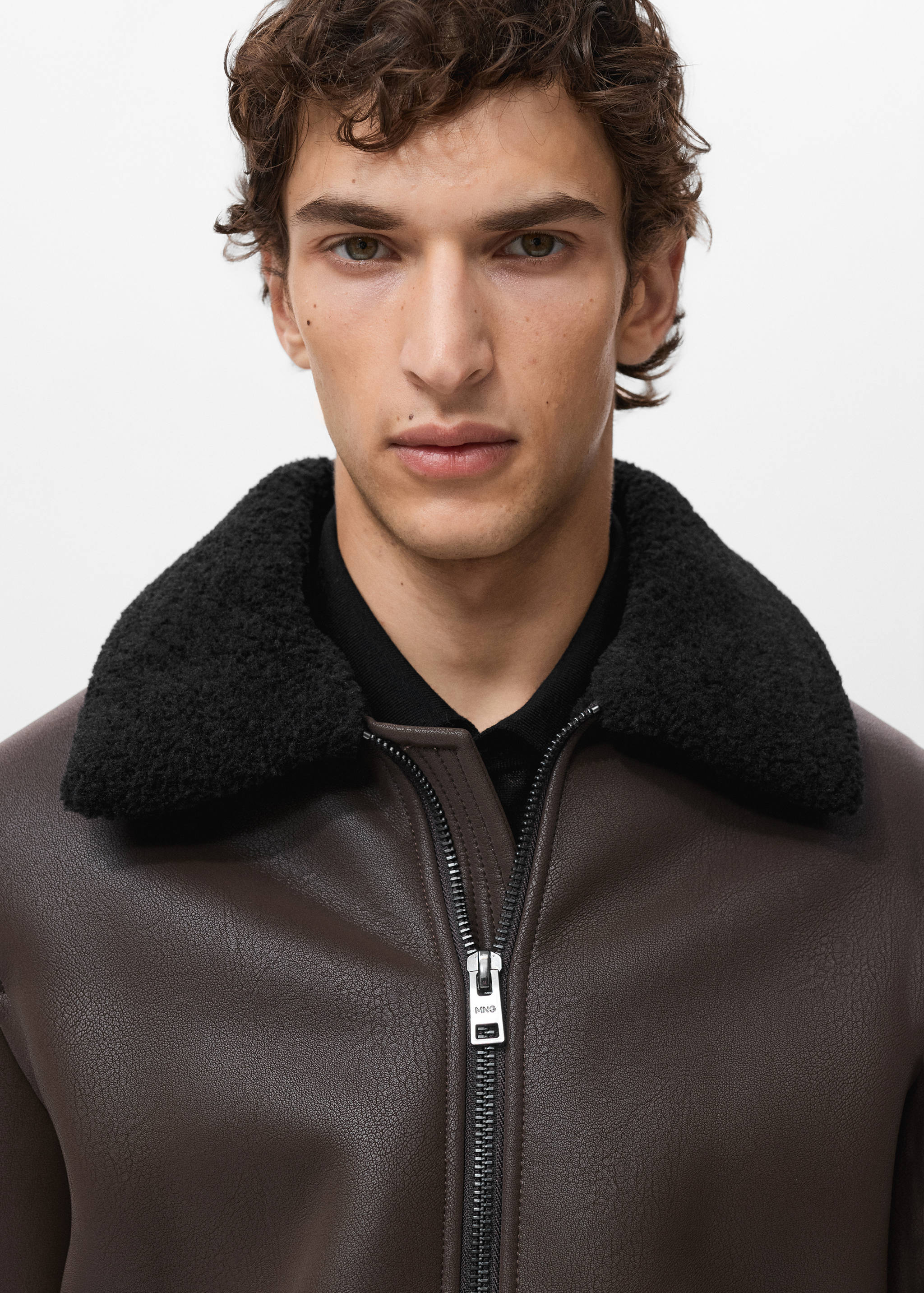 Geacă cu efect de piele și îmblănită la interior - Detaliu al articolului 1