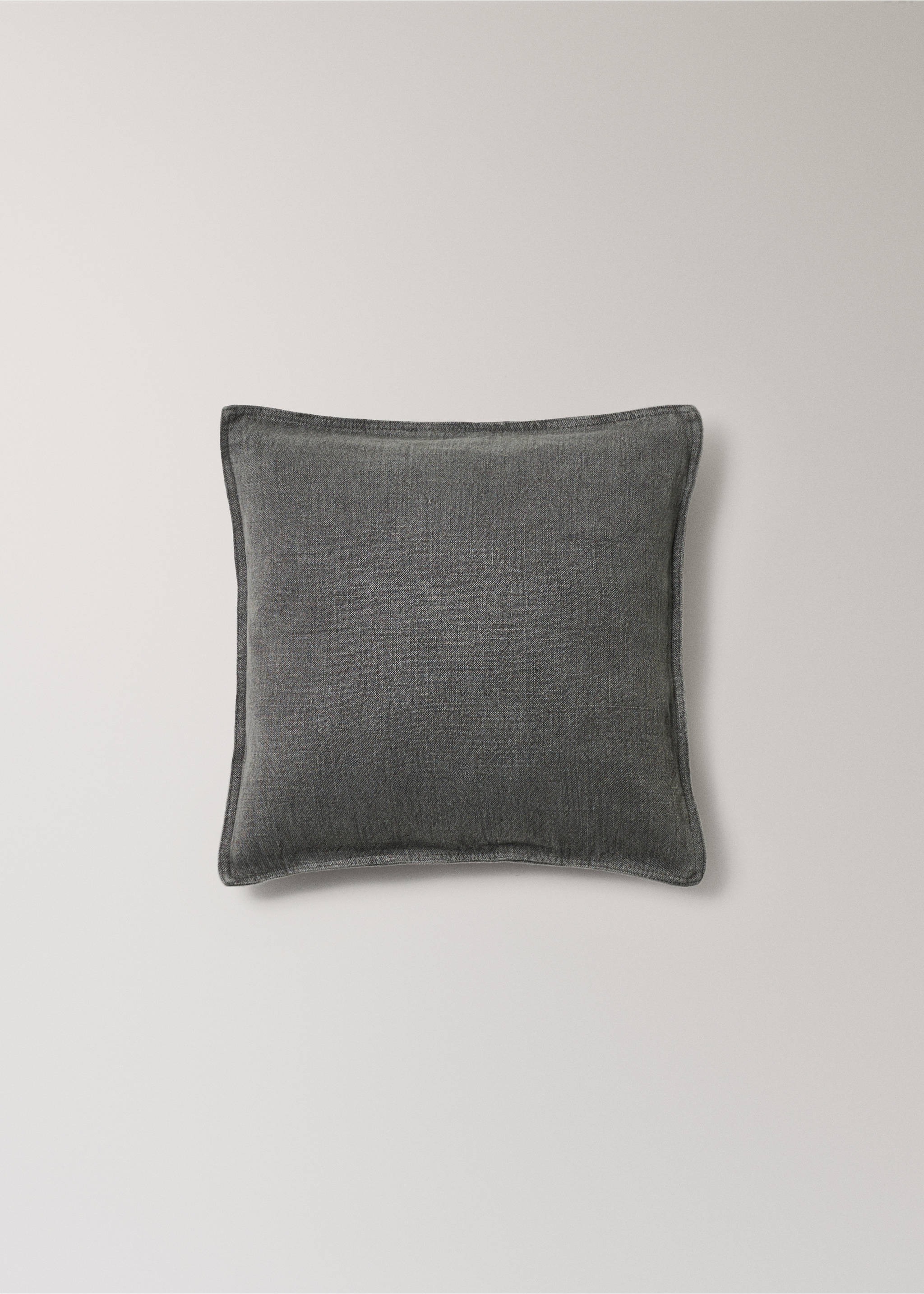 Linen garment-dyed cushion cover 45x45 cm - Article without model, Medium Grey. Ref: 17061521-00.