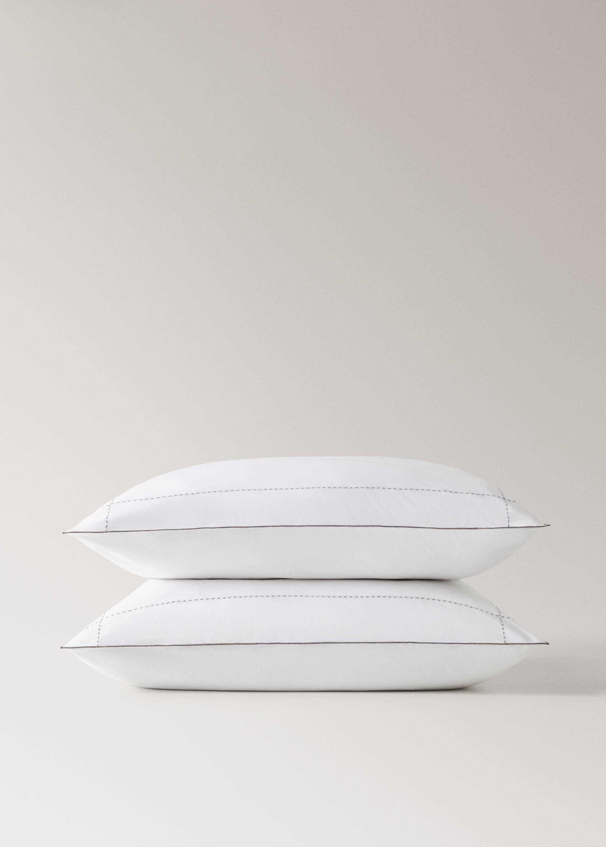 Two 200-thread count percale cotton pillowcases 60x60 cm - Details of the article 1