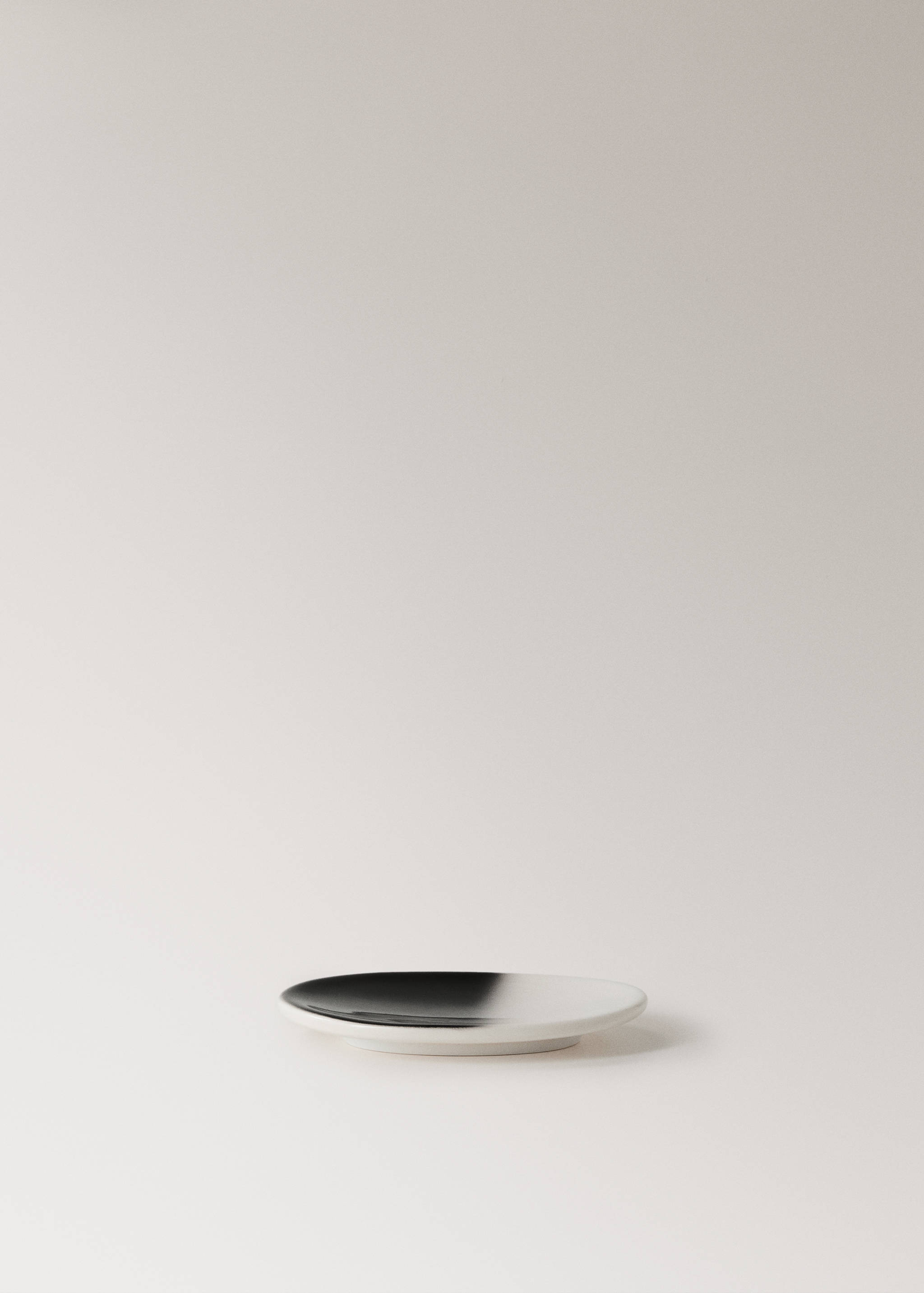 Earthenware soap dish with gradient effect - Article without model
