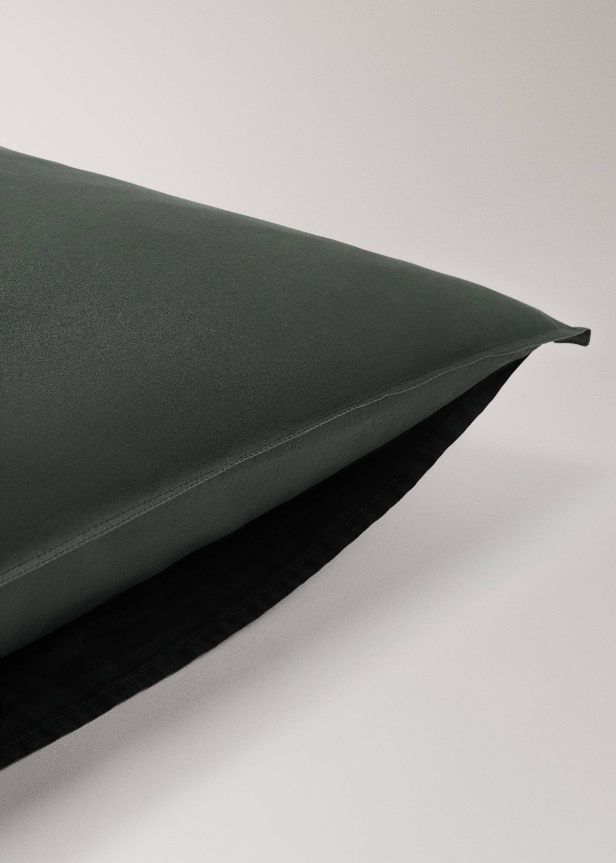 Two cotton poplin double-stitched pillowcases 50x75 cm - Details of the article 2