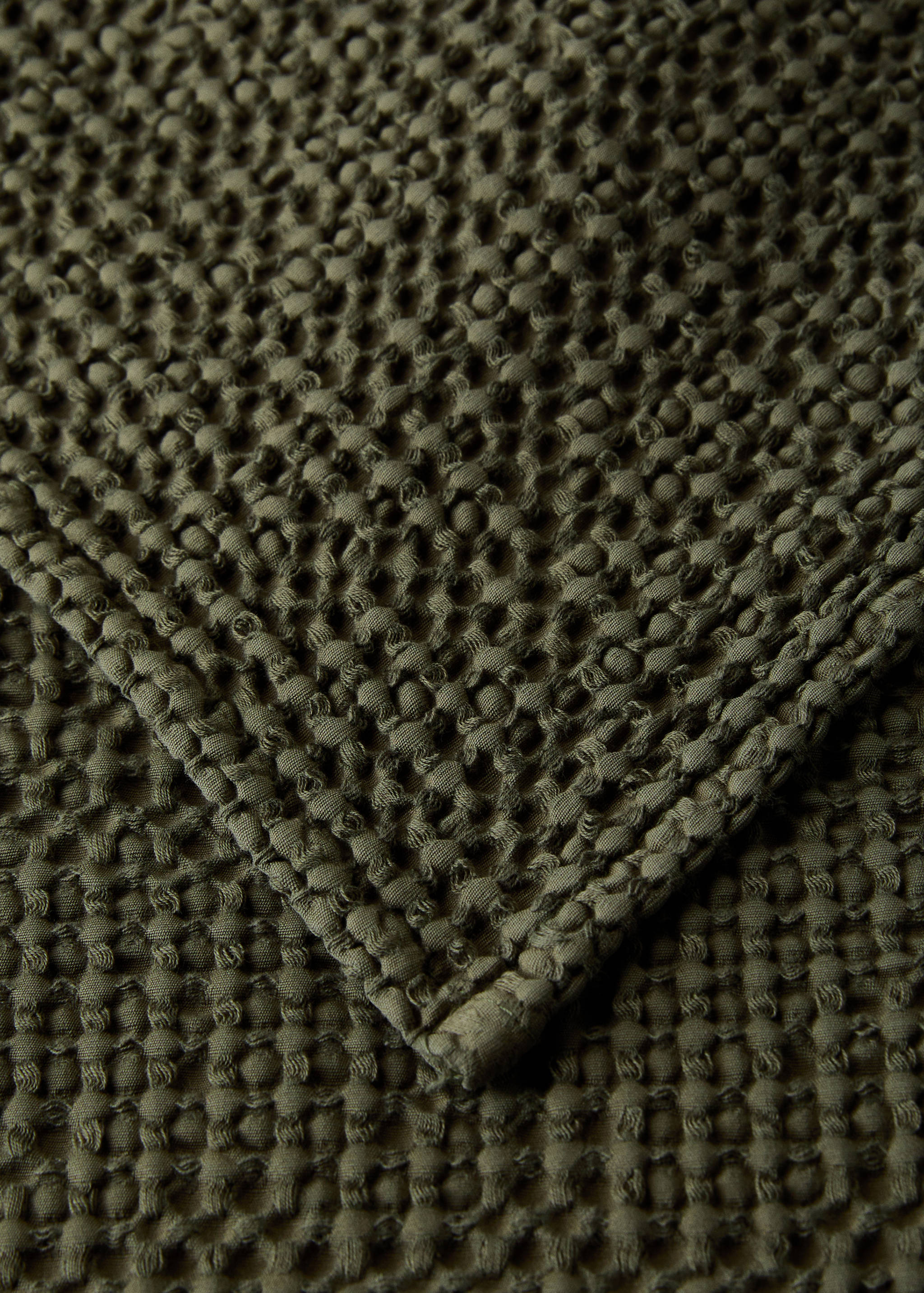 Garment-dyed waffle cotton bedspread for 130/150 cm bed - Details of the article 1