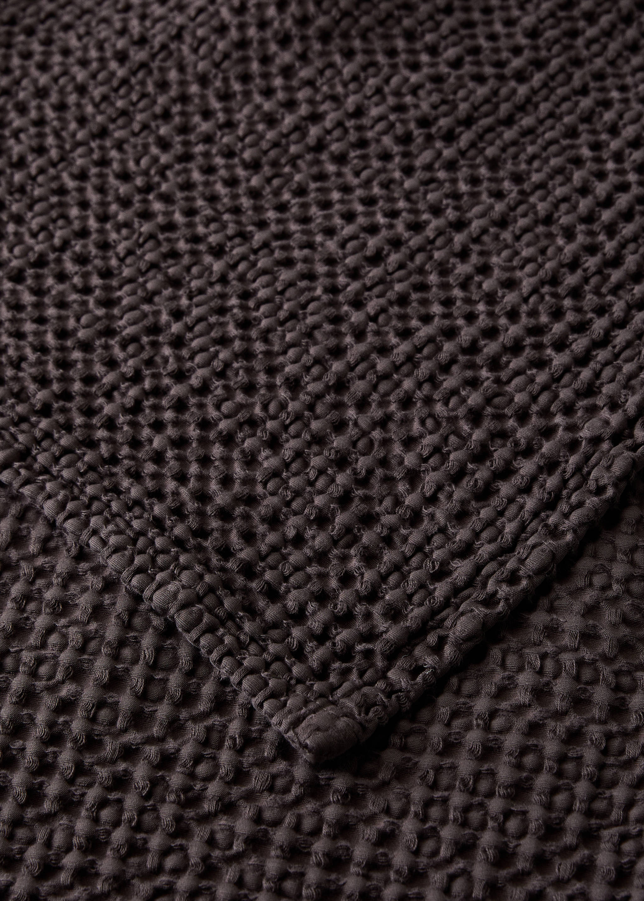 Garment-dyed waffle cotton bedspread for 130/150 cm bed - Details of the article 1