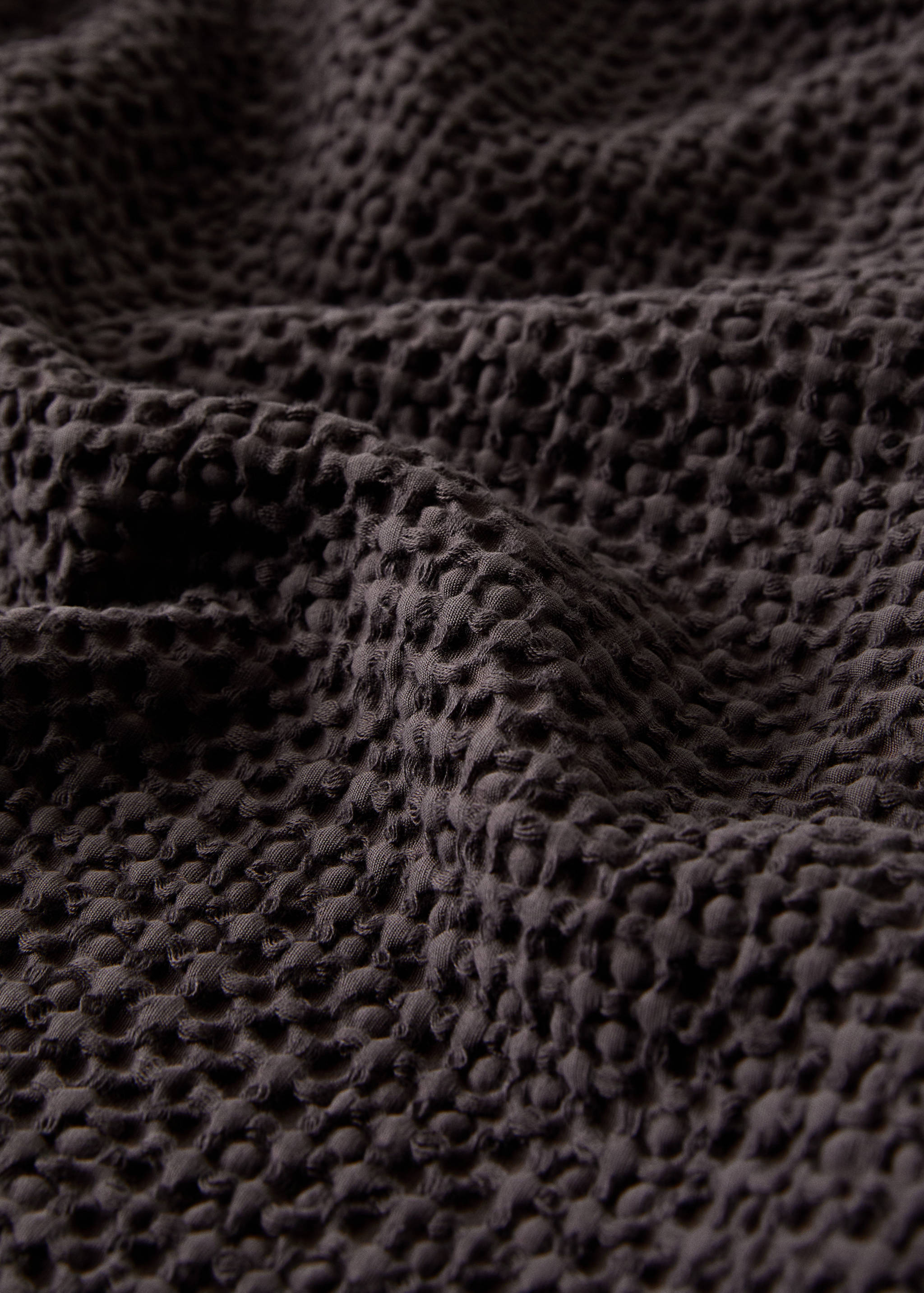 Garment-dyed waffle cotton bedspread for 130/150 cm bed - Details of the article 2