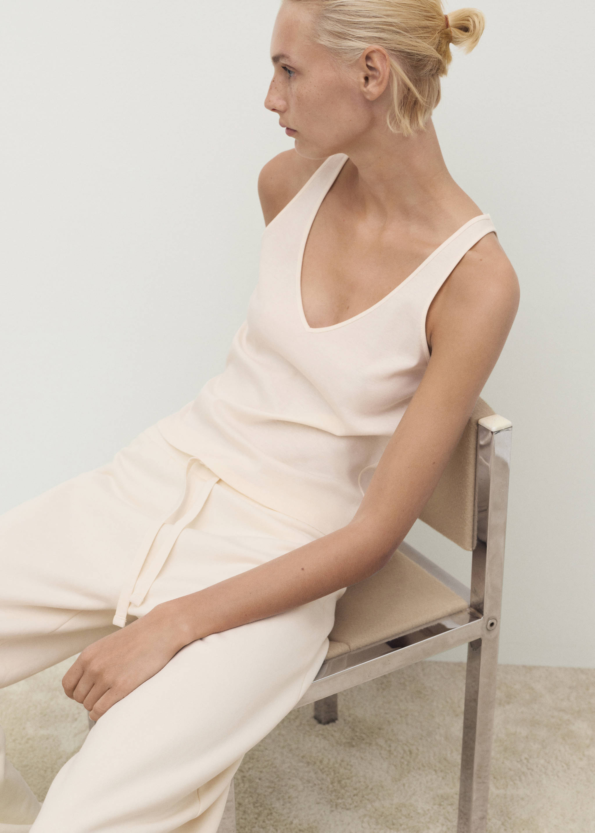 Cotton V-neck tank top - Details of the article 1