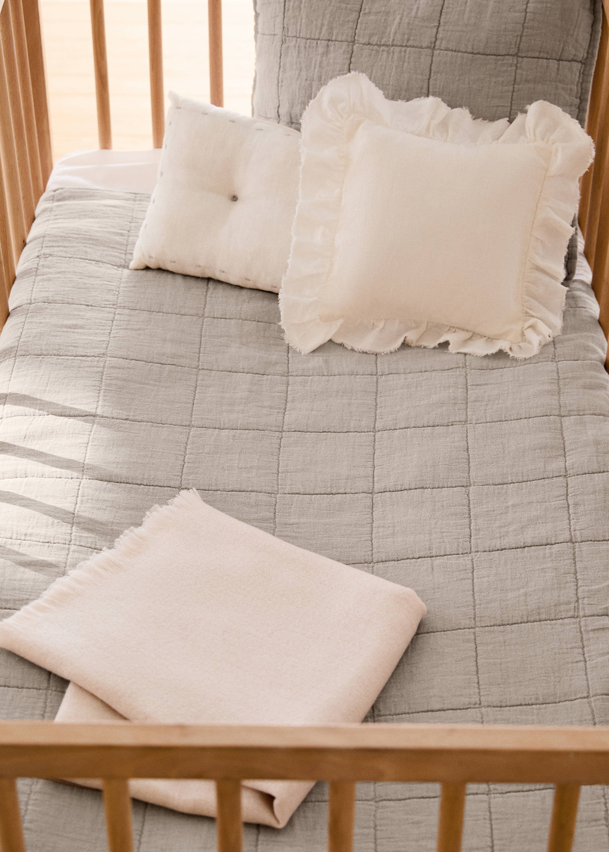 Garment-dyed linen check double-stitched bedspread for cot - General plane