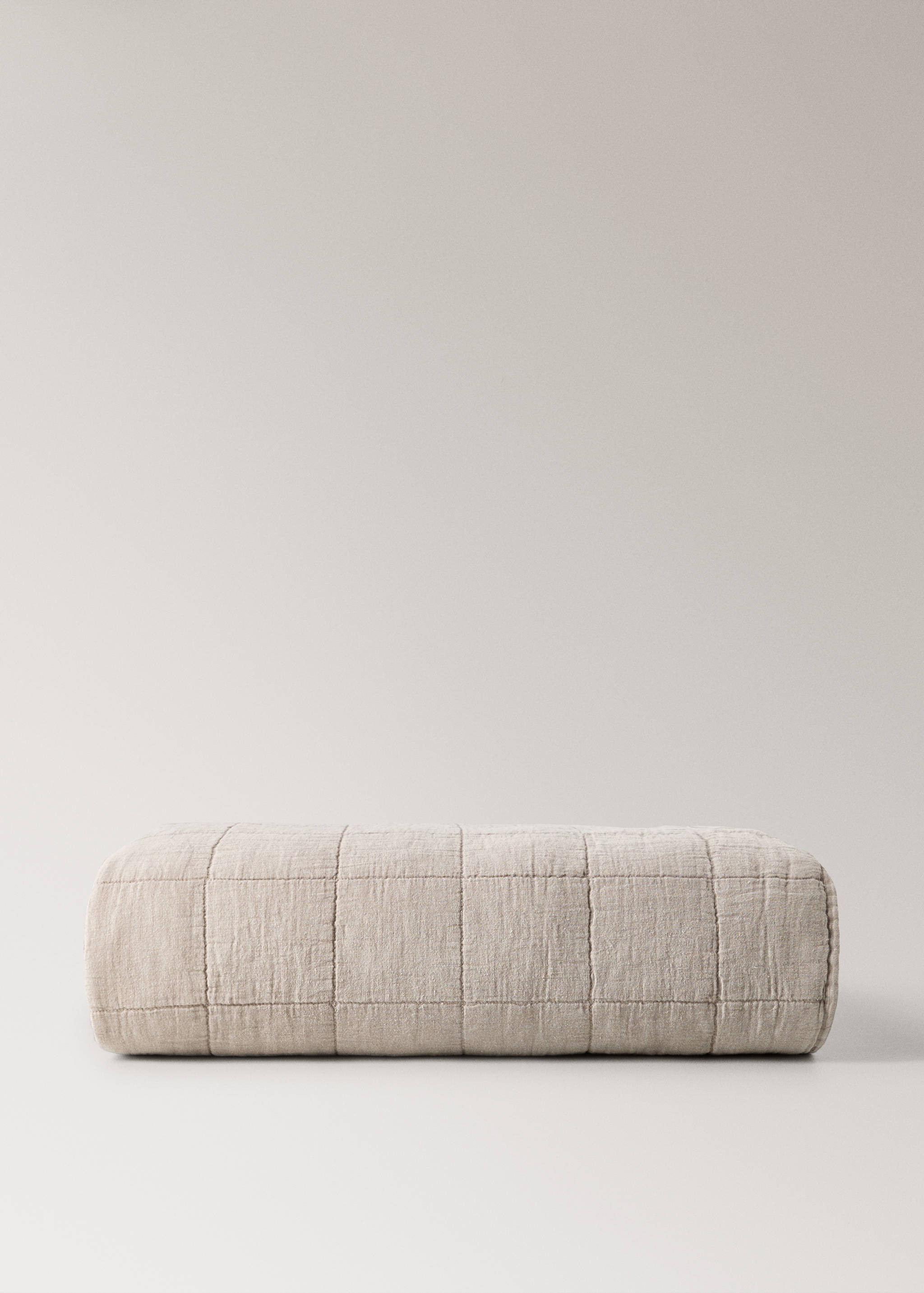 Garment-dyed linen check double-stitched bedspread for cot - Article without model