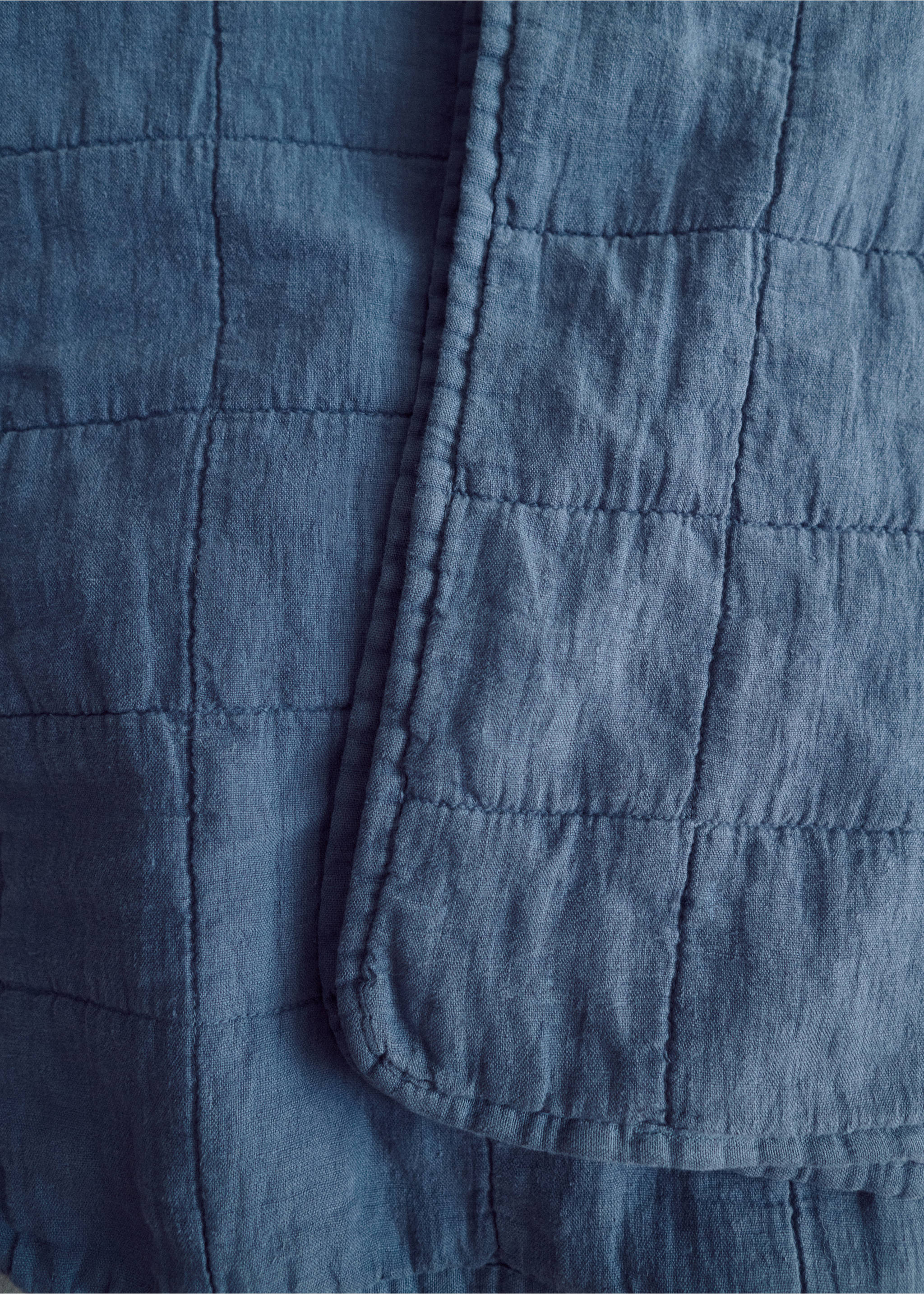 Cuvertură pătuț din in garment dyed, cusături pătrate - Detaliu al articolului 5, Albastru. Ref: 17061541-00.