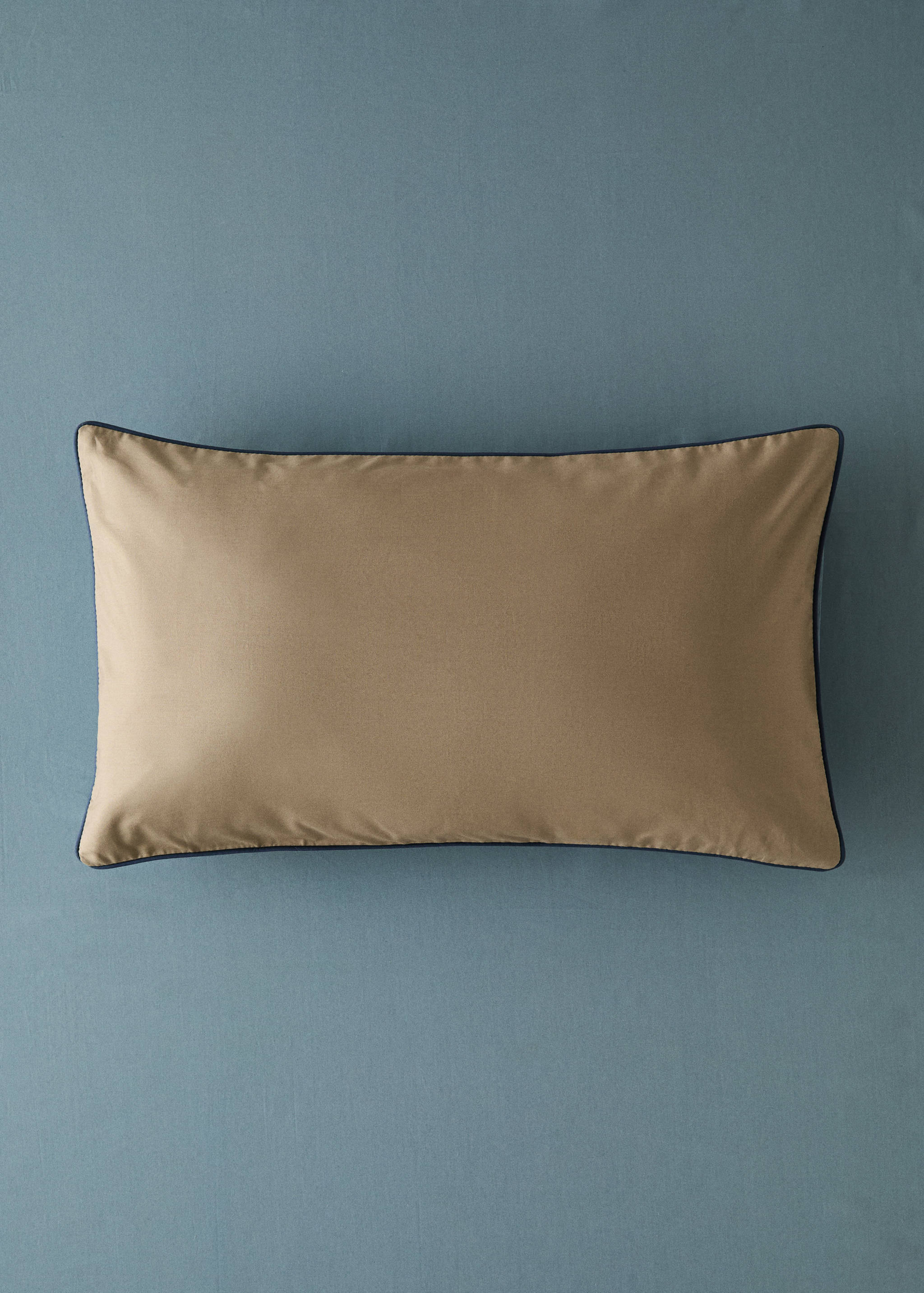 Reversible percale cotton pillowcase with contrasting piping 30x50 cm - General plane