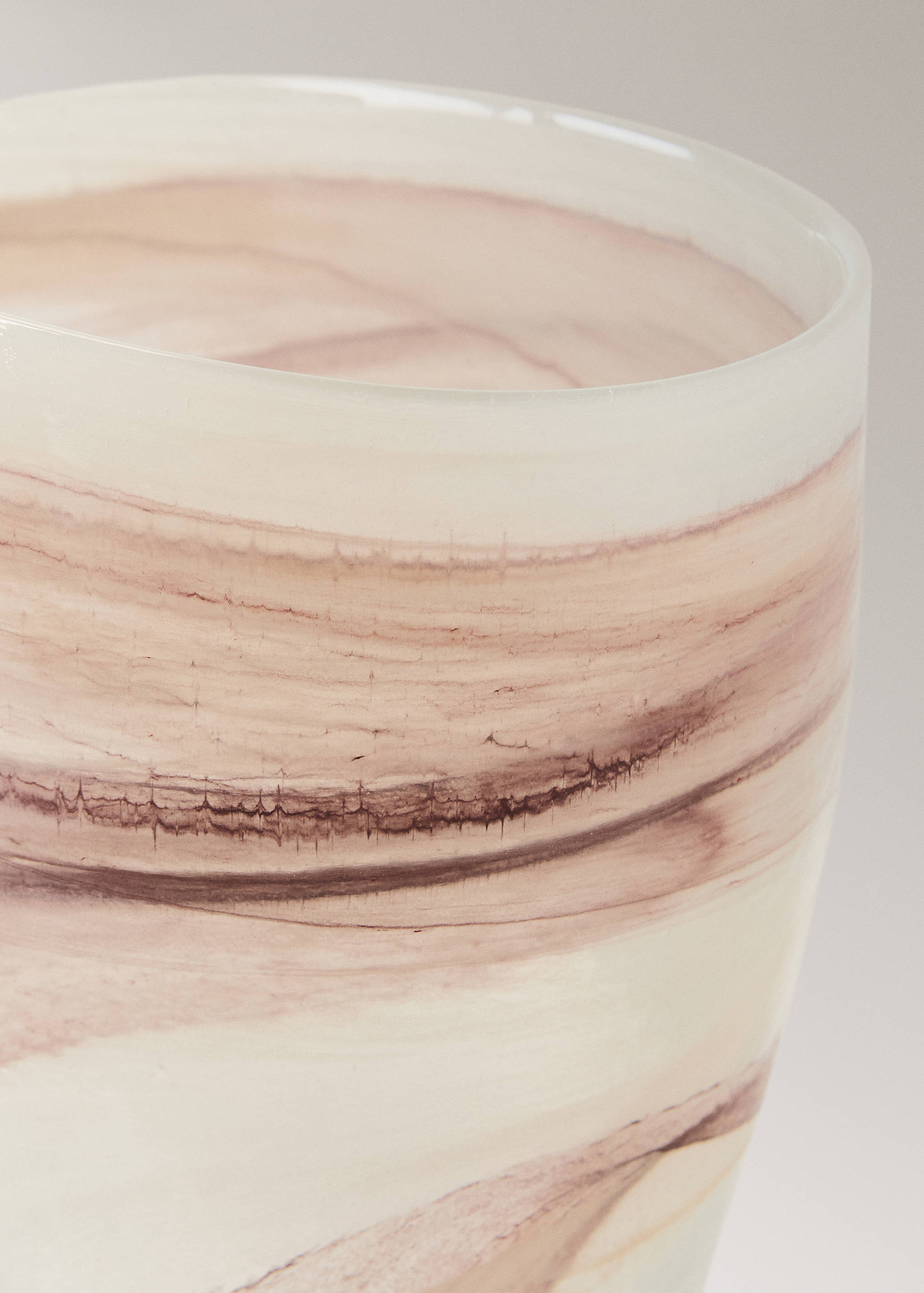 Alabaster-effect glass vase - Details of the article 1