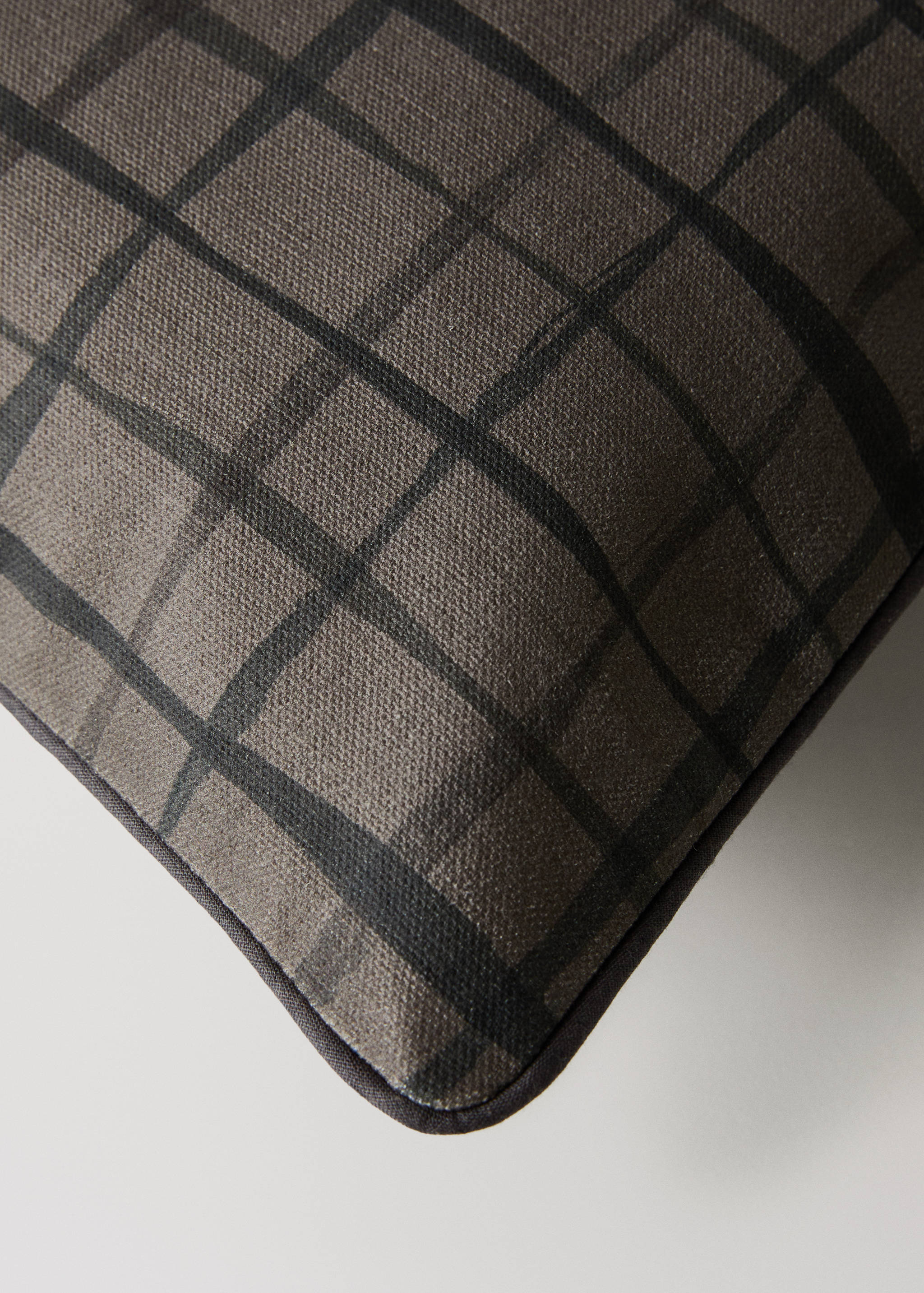 Kissenbezug mit Checks-Muster - Detail des Artikels 2