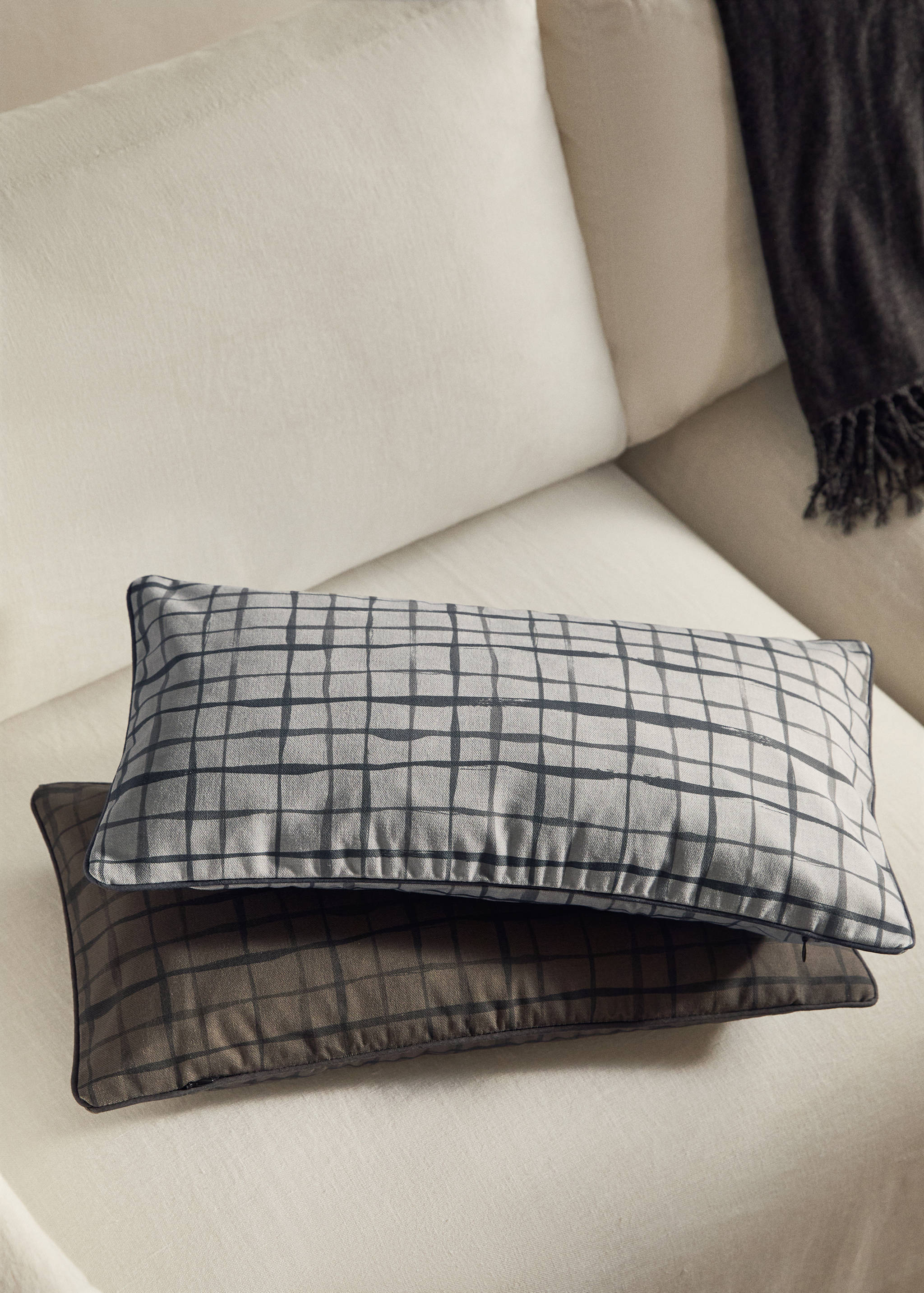 Kissenbezug mit Checks-Muster - Allgemeine Ansicht