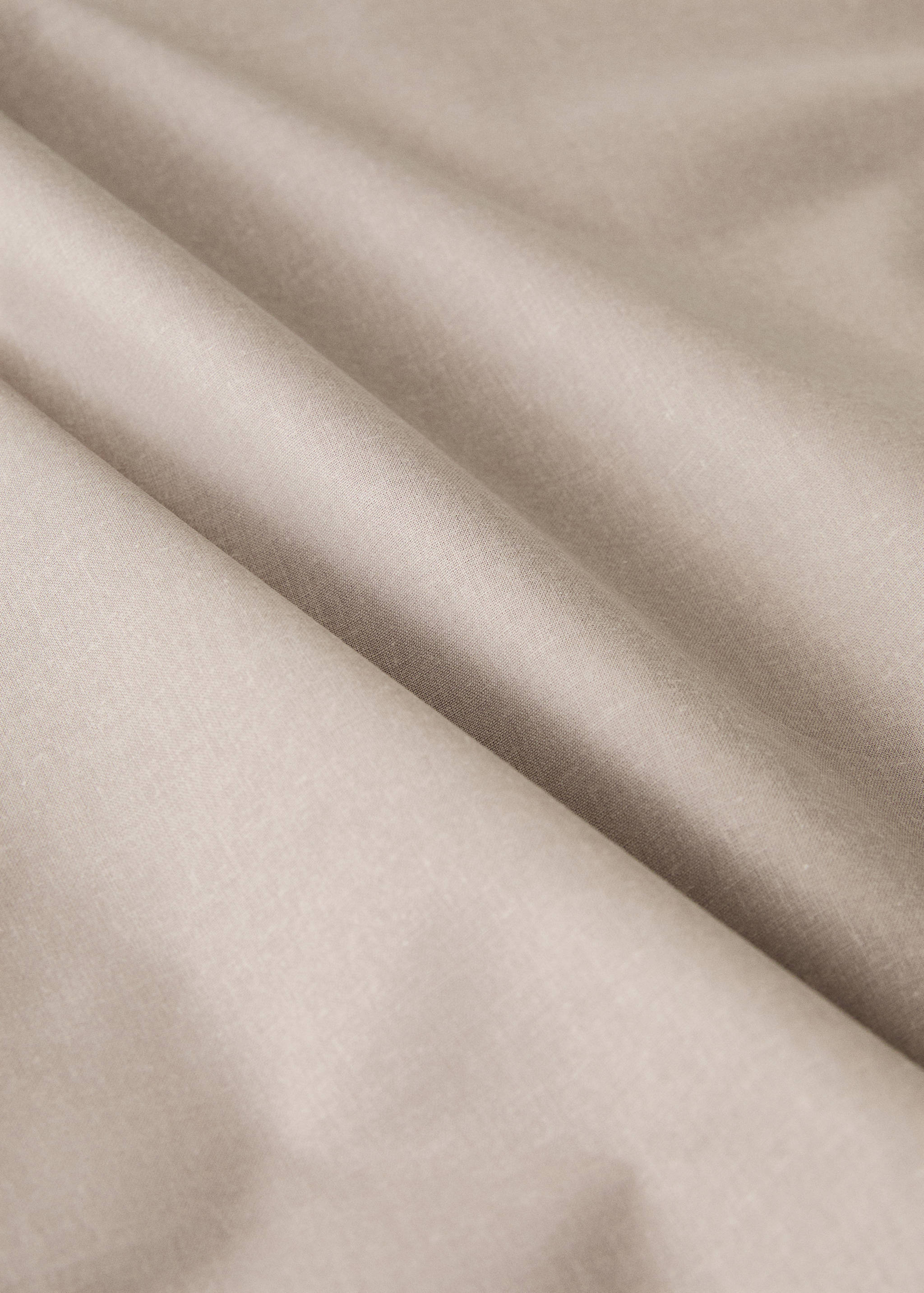 Resin-coated cotton tablecloth with overlock stitching for 8 to 10 diners - Details of the article 2