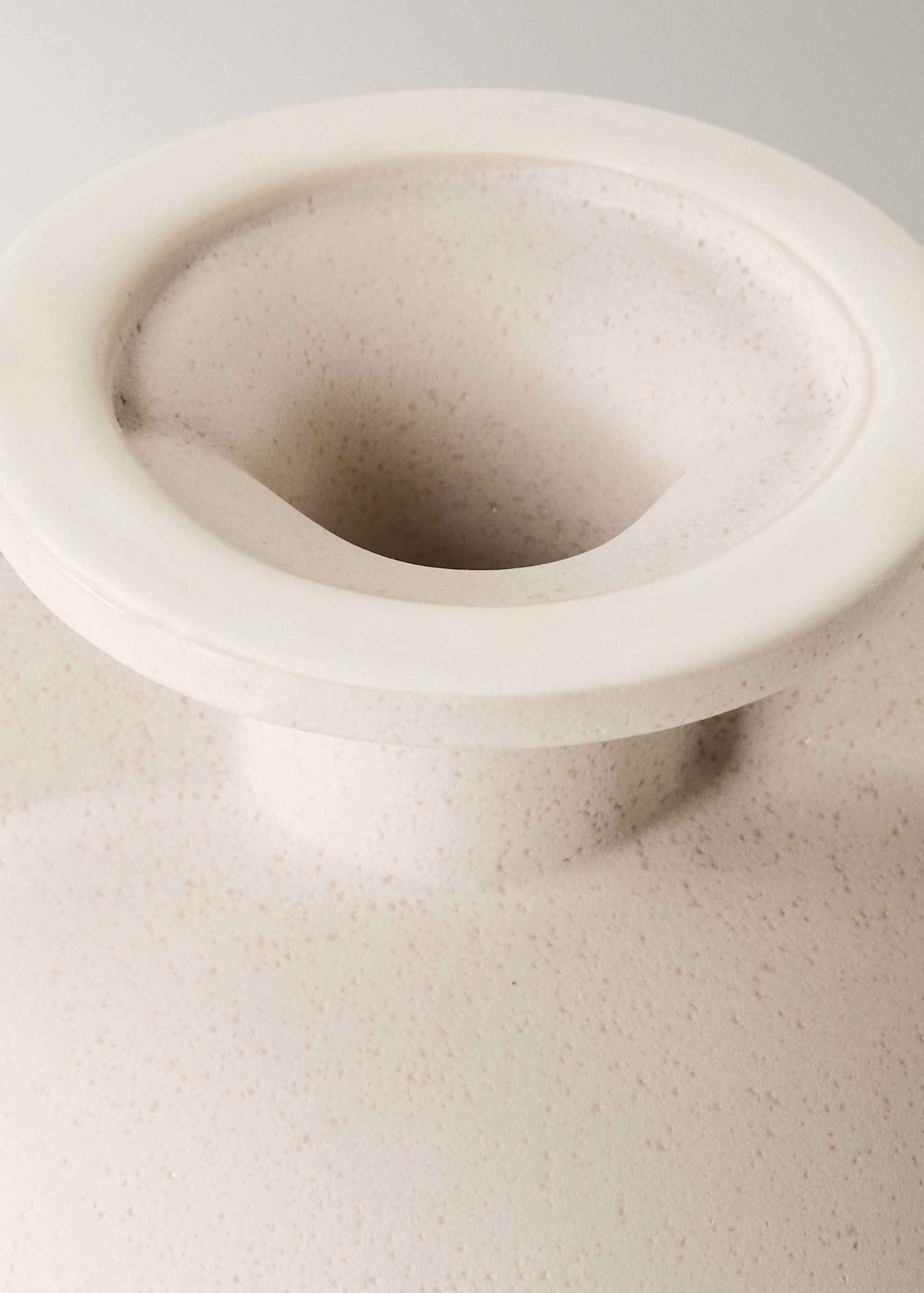 Vază medie tip sticlă din ceramică - Detaliu al articolului 2