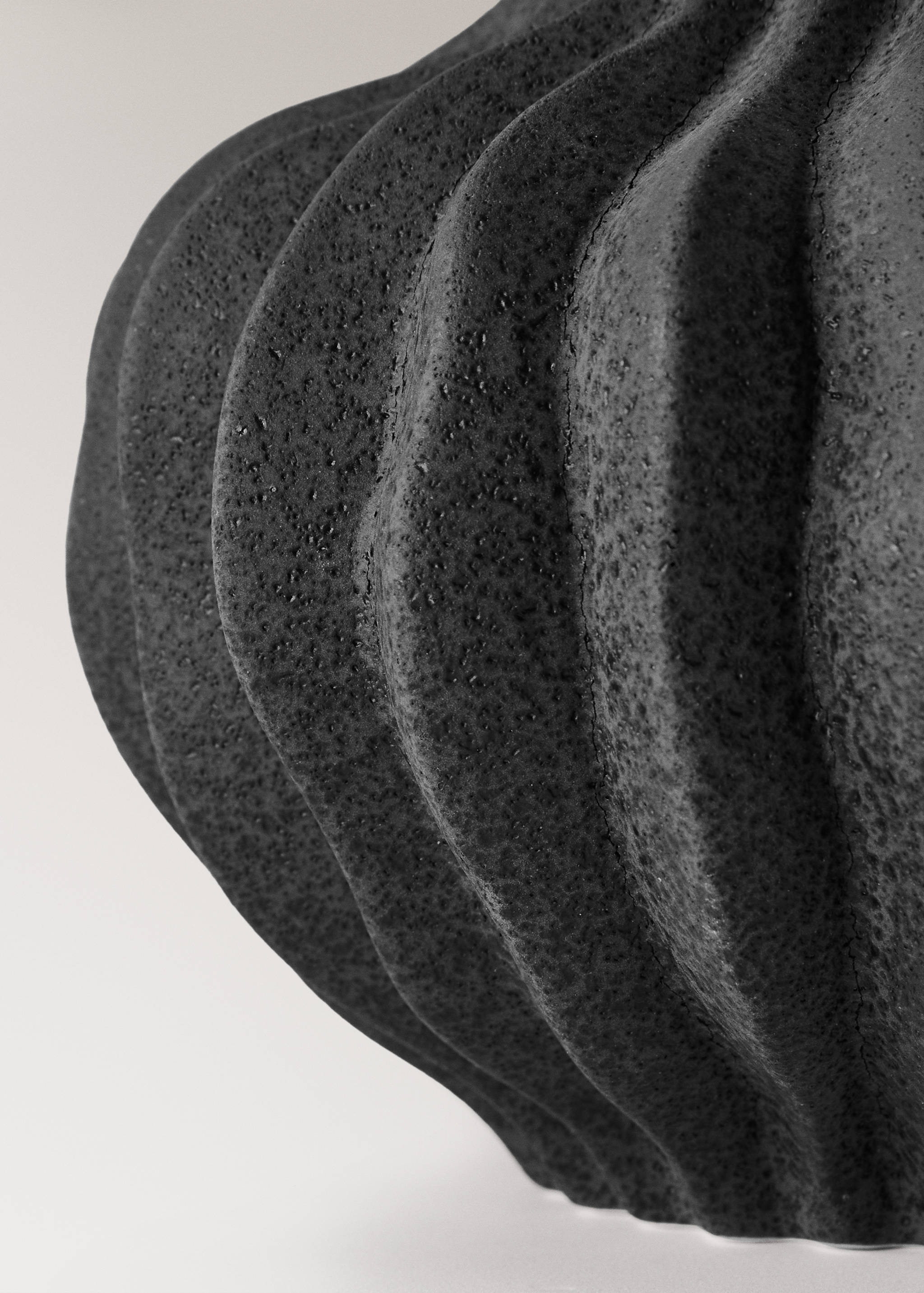 Small organic earthenware vase - Details of the article 3