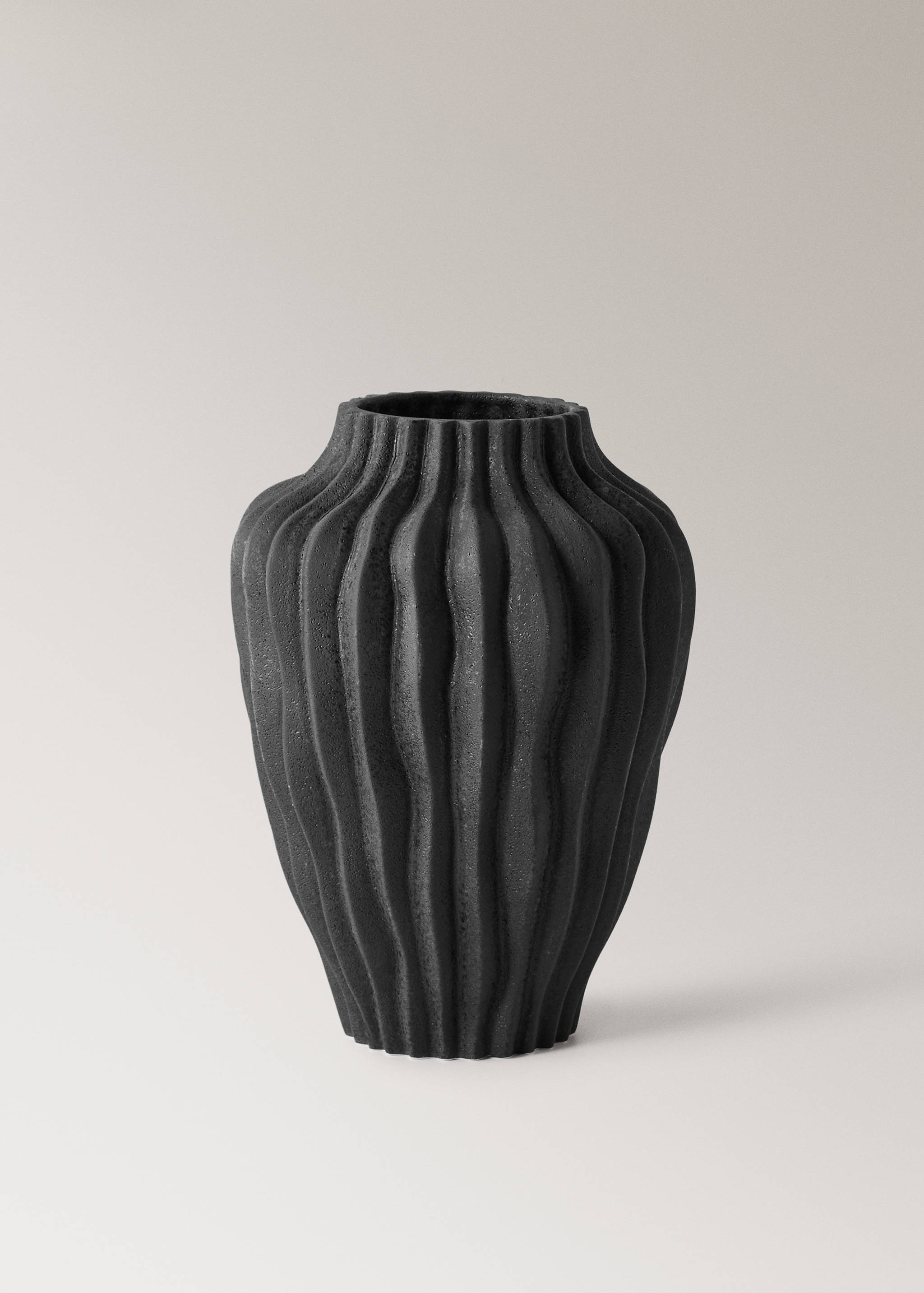 Large organic earthenware vase - Article without model