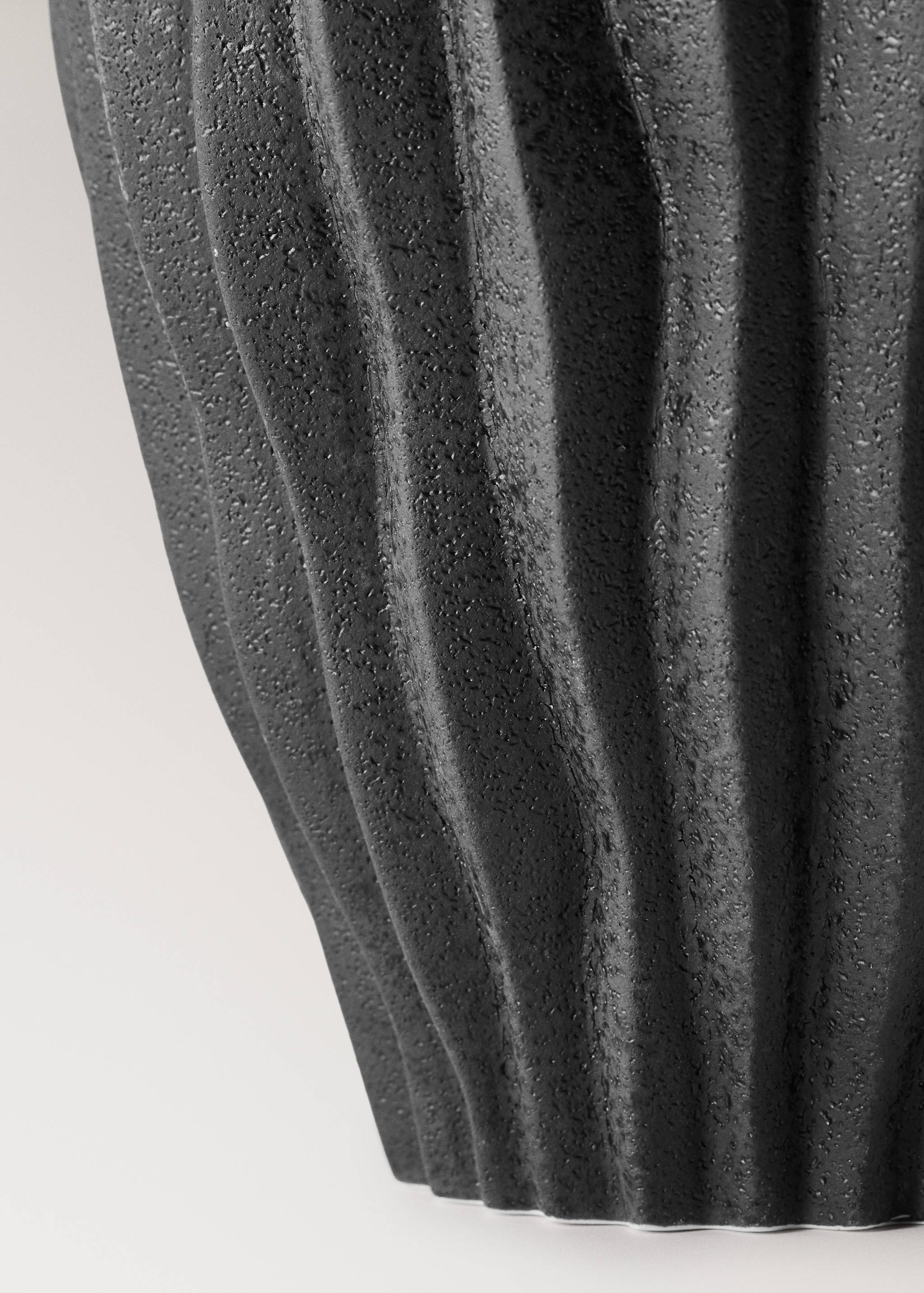 Large organic earthenware vase - Details of the article 3