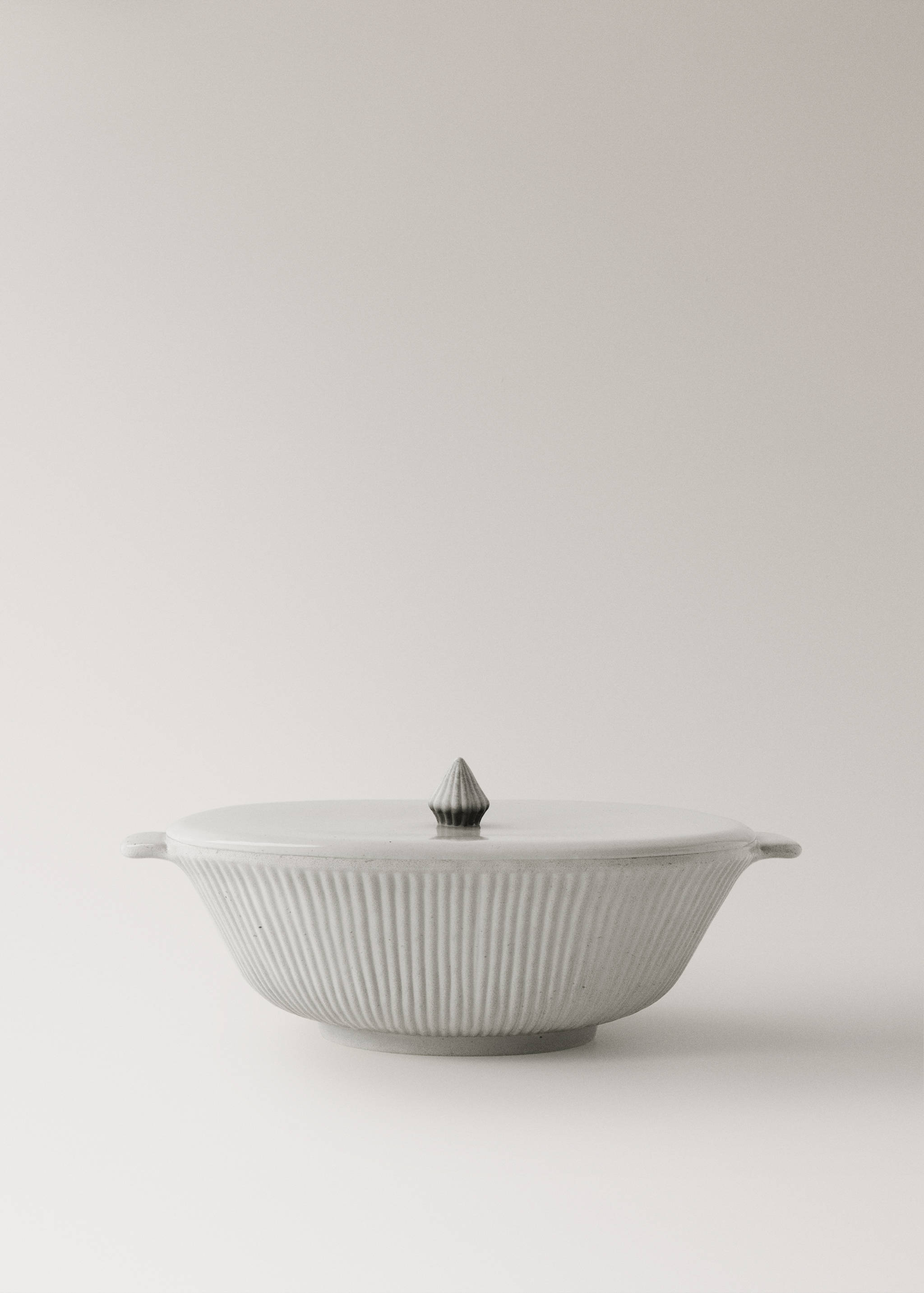 Steingutdeckel - Artikel ohne Model