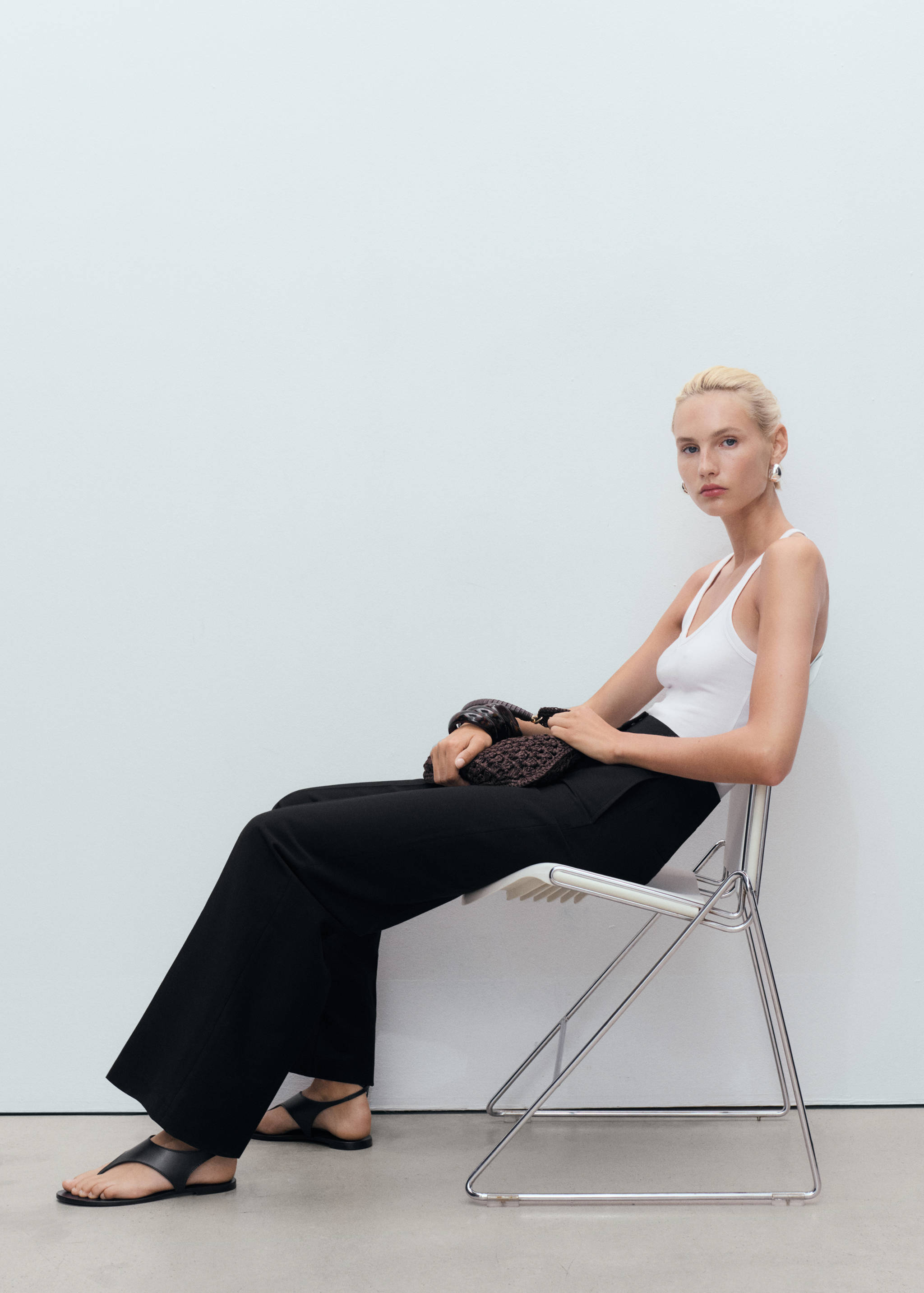 Straight mid-rise suit trousers - Details of the article 2