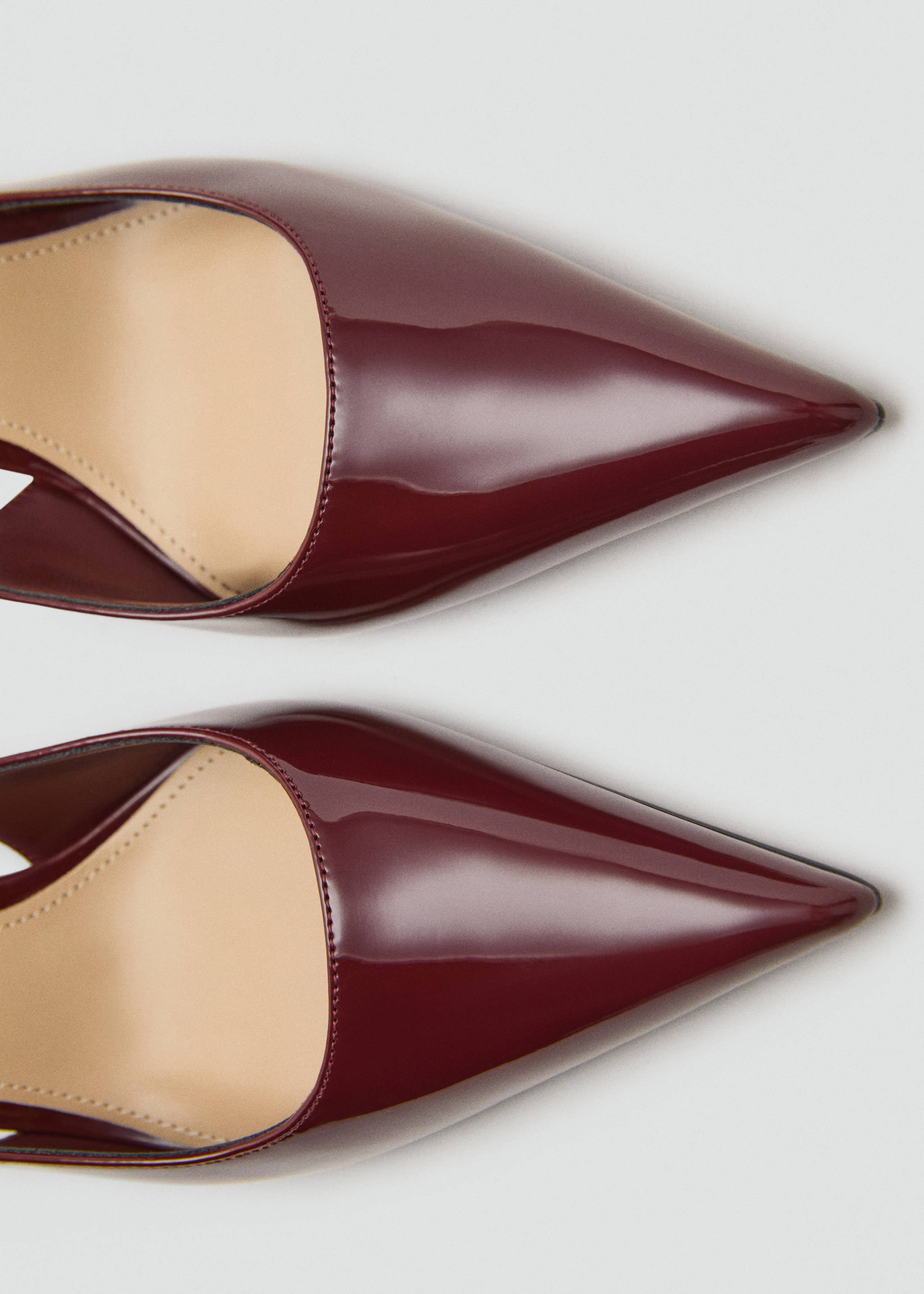 Patent heeled shoes - Details of the article 2