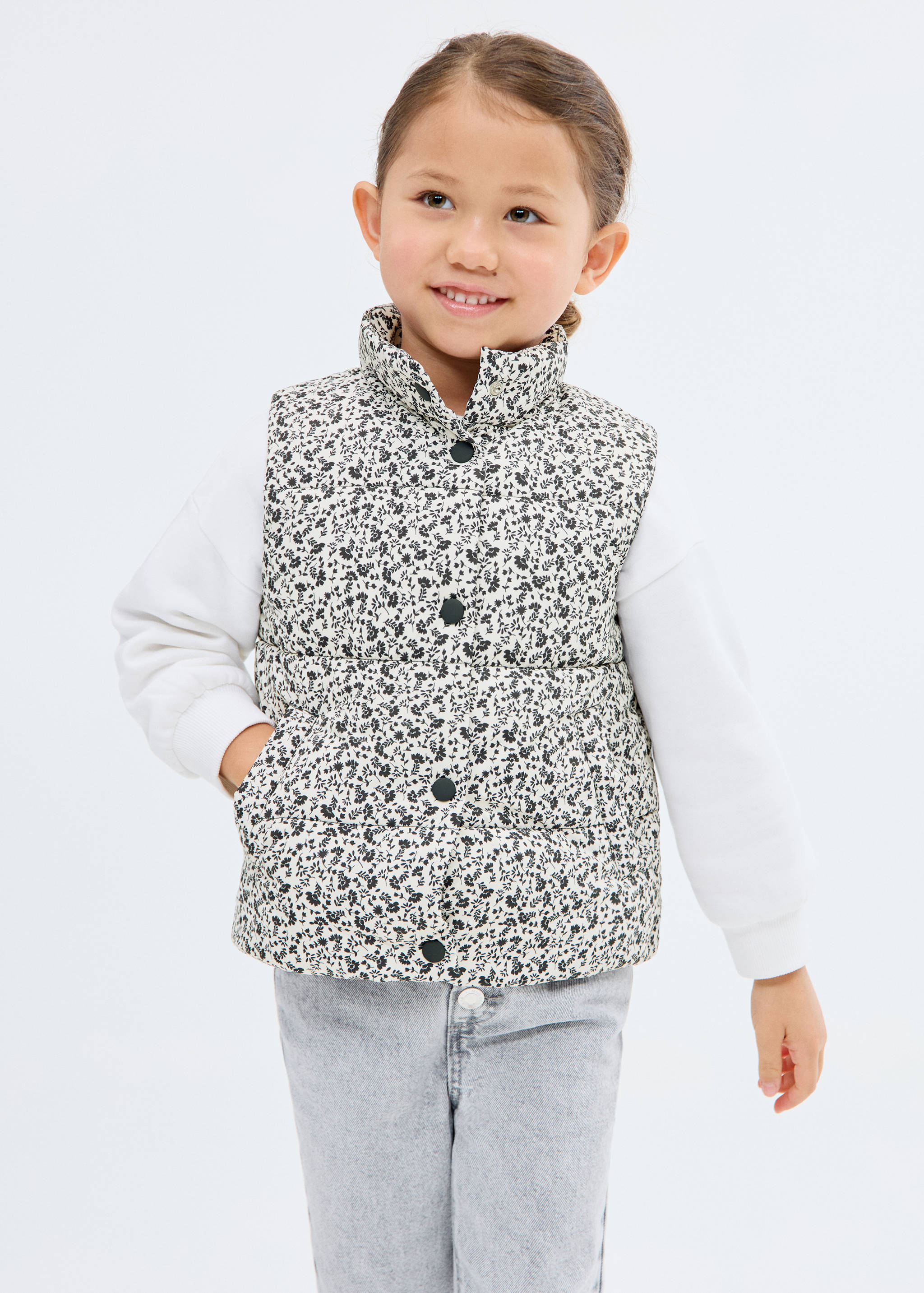 Chaleco acolchado floral - Plano medio