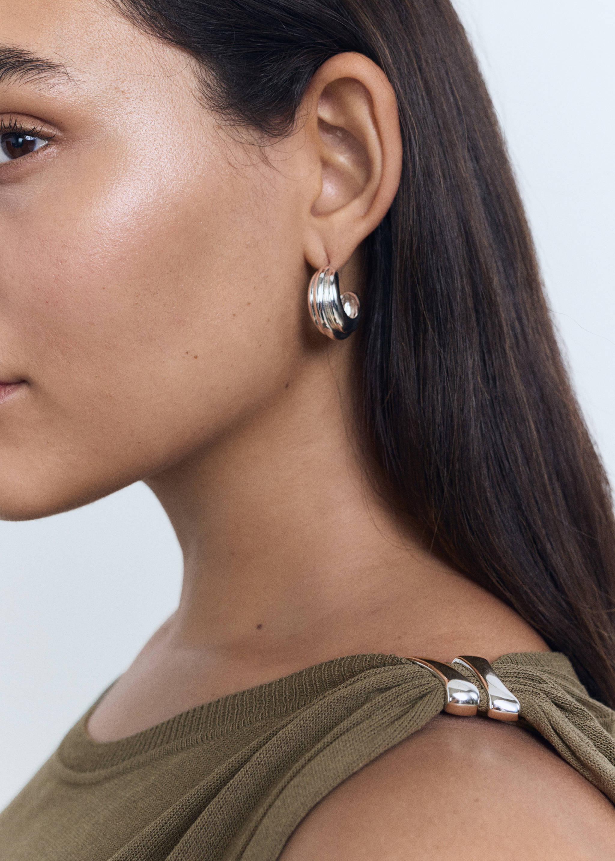 Fina pletena majica s metalnim detaljem - Detalji artikla 4