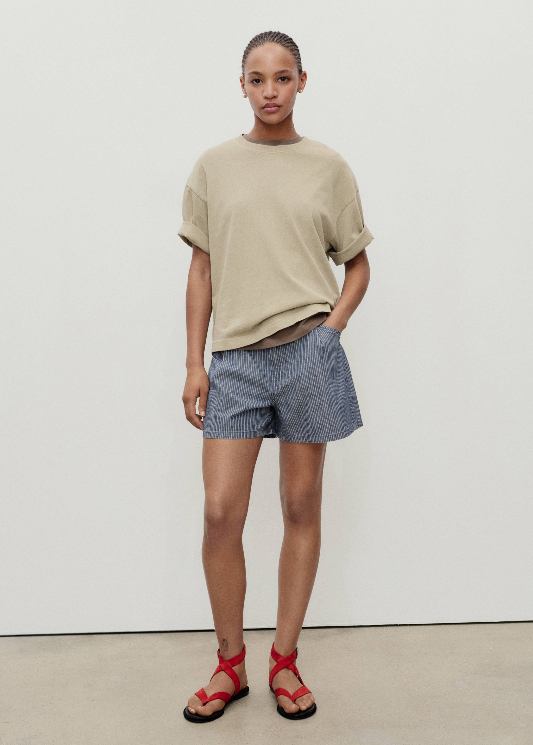 Shorts denim pinzas rayas - Plano general