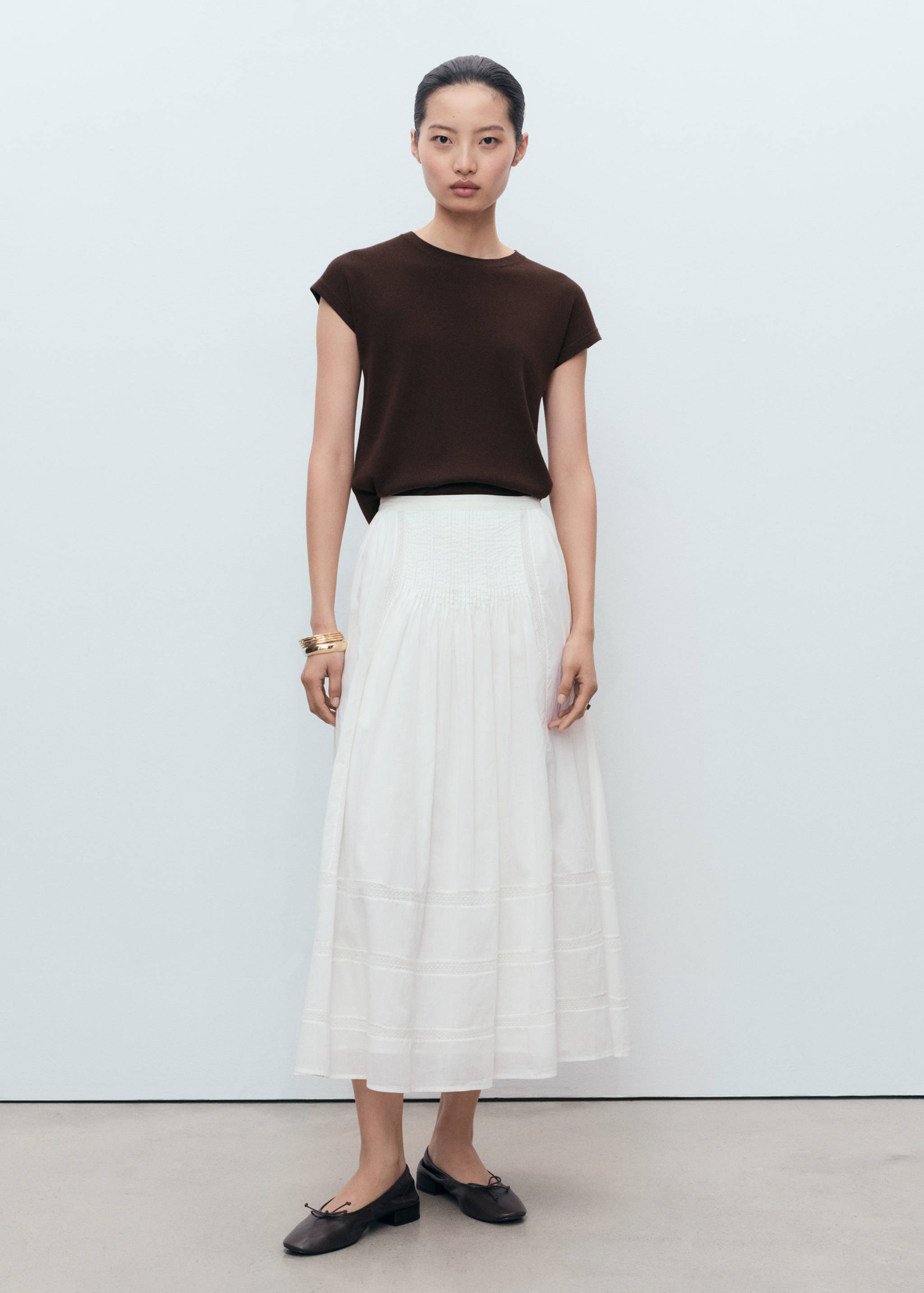 Short-sleeved knitted cotton sweater - General plane