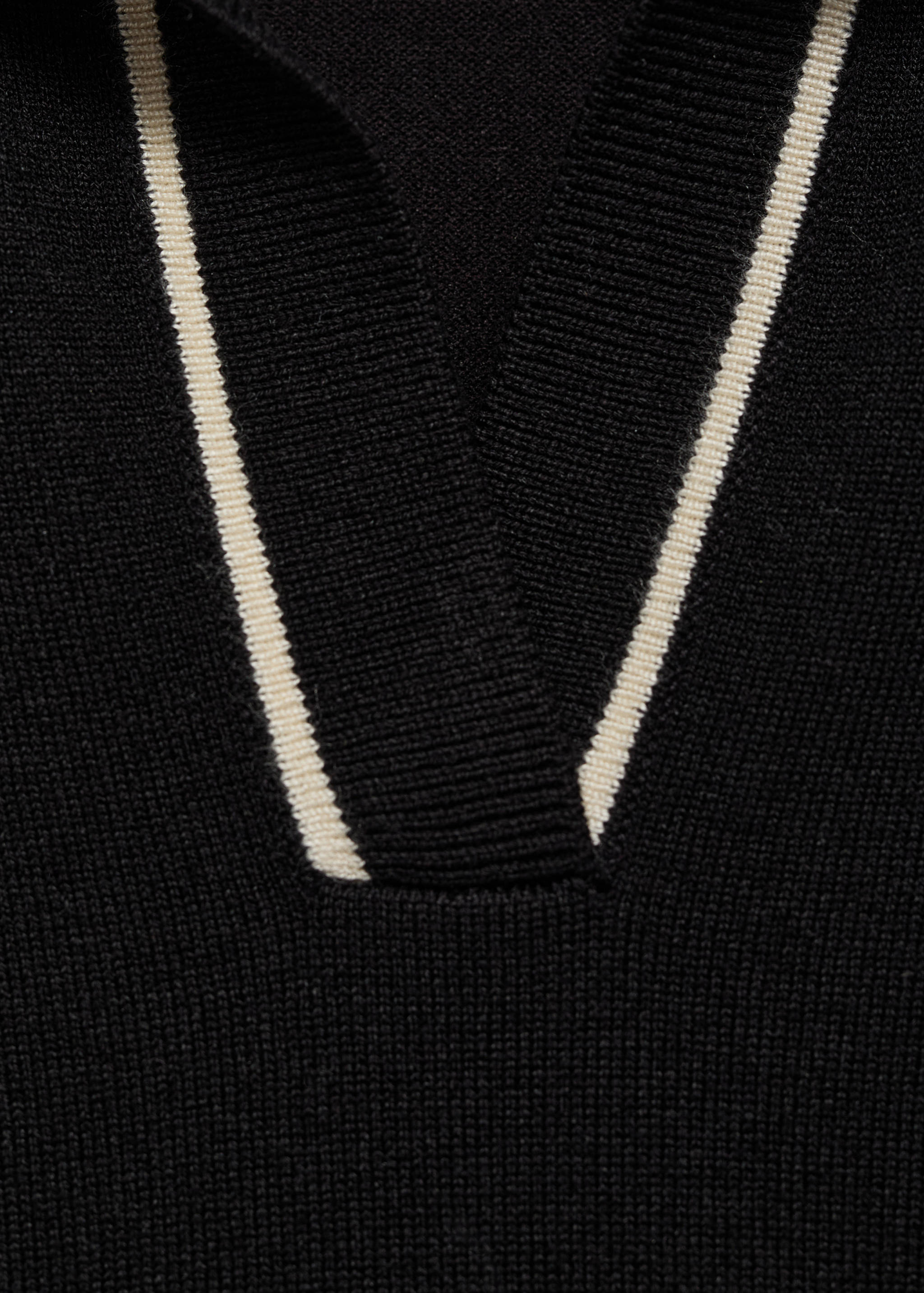 Pullover mit Polokragen und Kontrastborten - Detail des Artikels 8