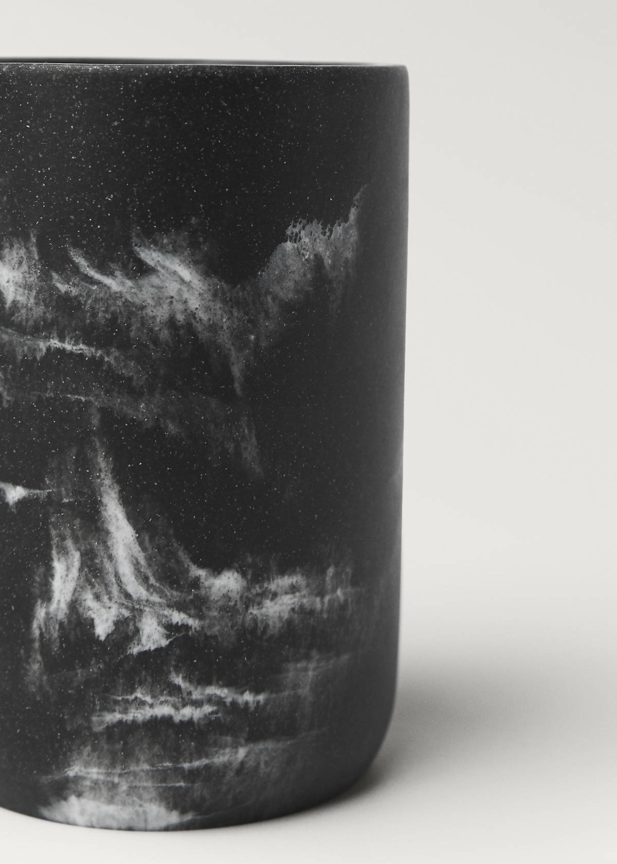 Marble-effect resin bathroom glass — Black