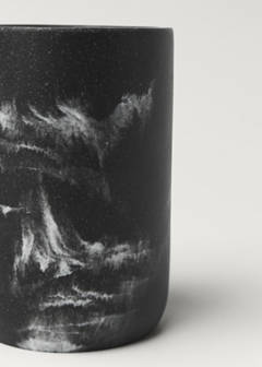 Marble-effect resin bathroom glass — Black 3