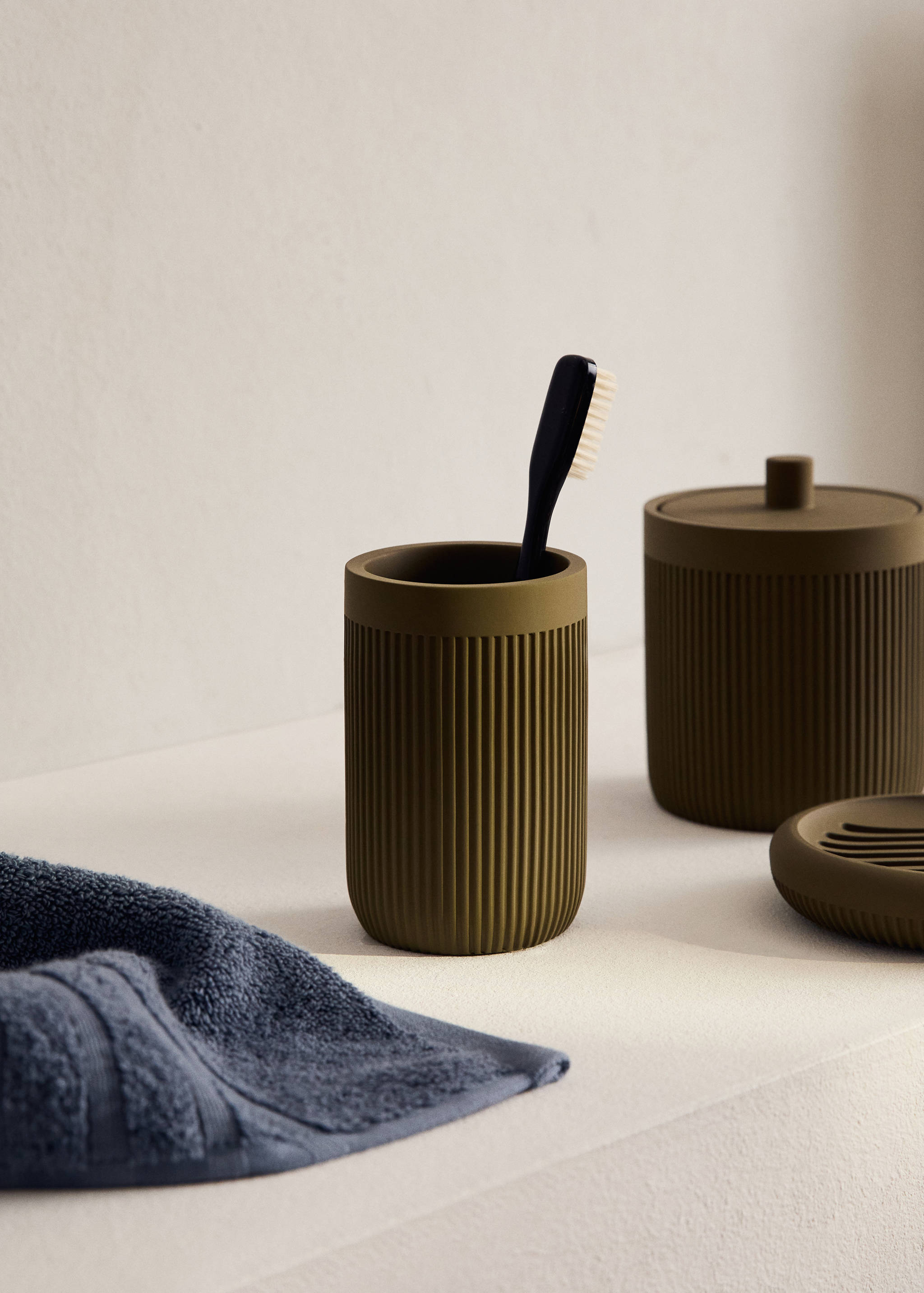 Zahnputzbecher aus Kunstharz - Allgemeine Ansicht