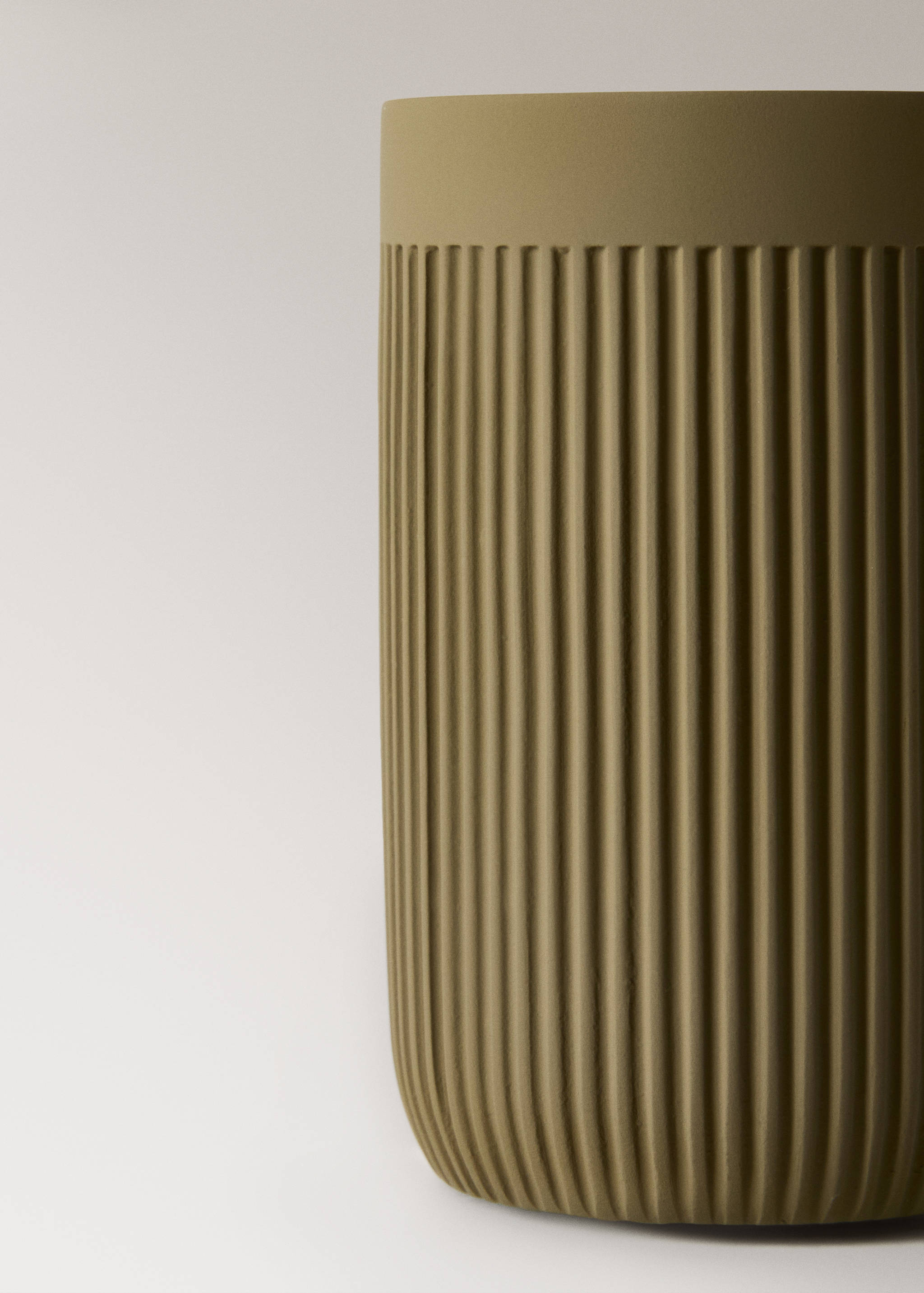 Zahnputzbecher aus Kunstharz - Detail des Artikels 1