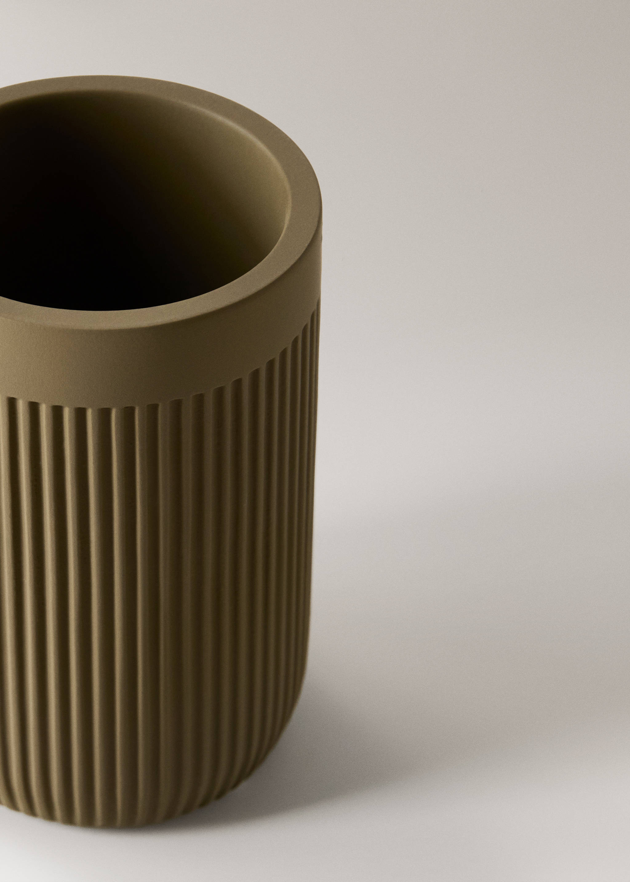 Zahnputzbecher aus Kunstharz - Detail des Artikels 2