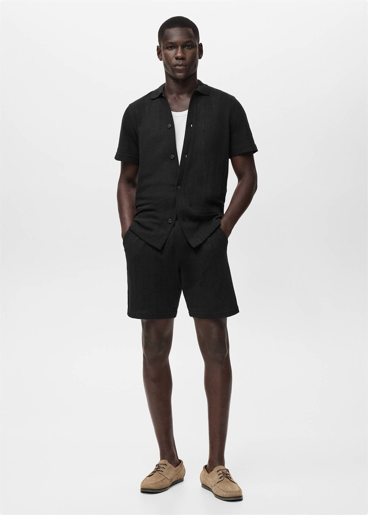 Structured knitted shorts — Black