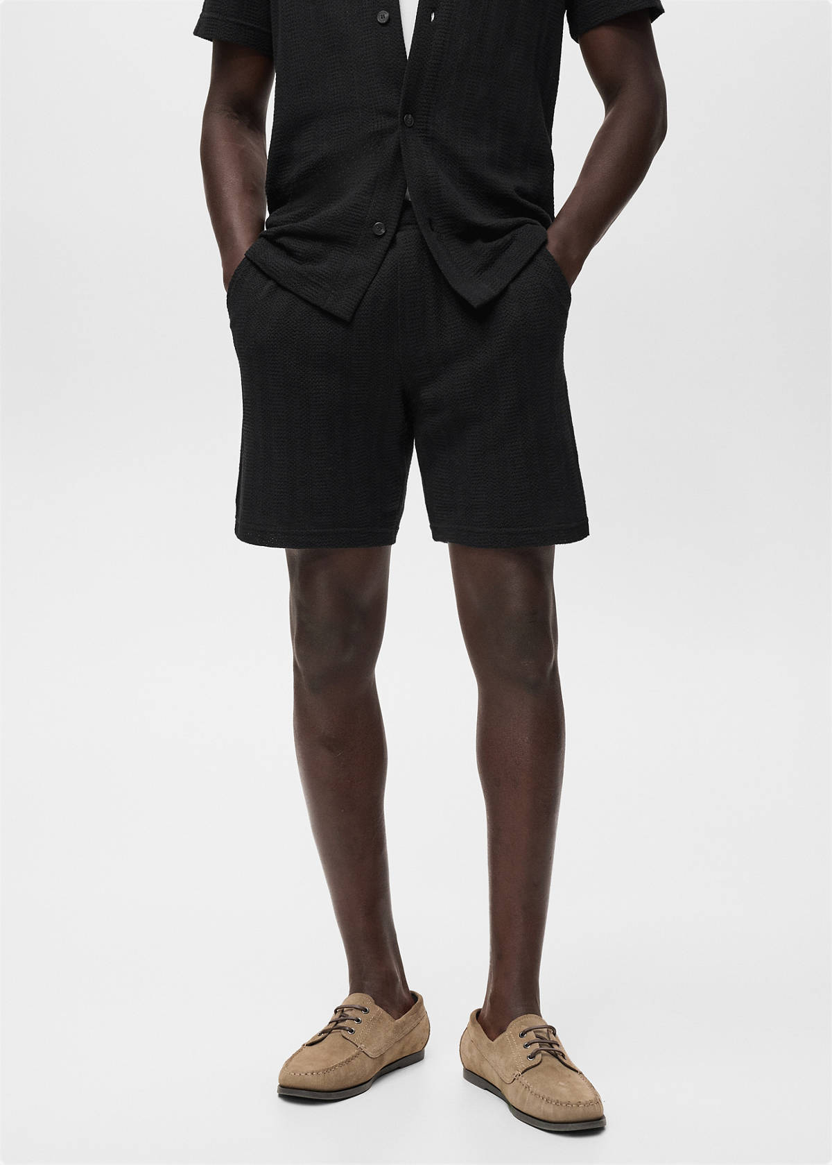 Structured knitted shorts — Black