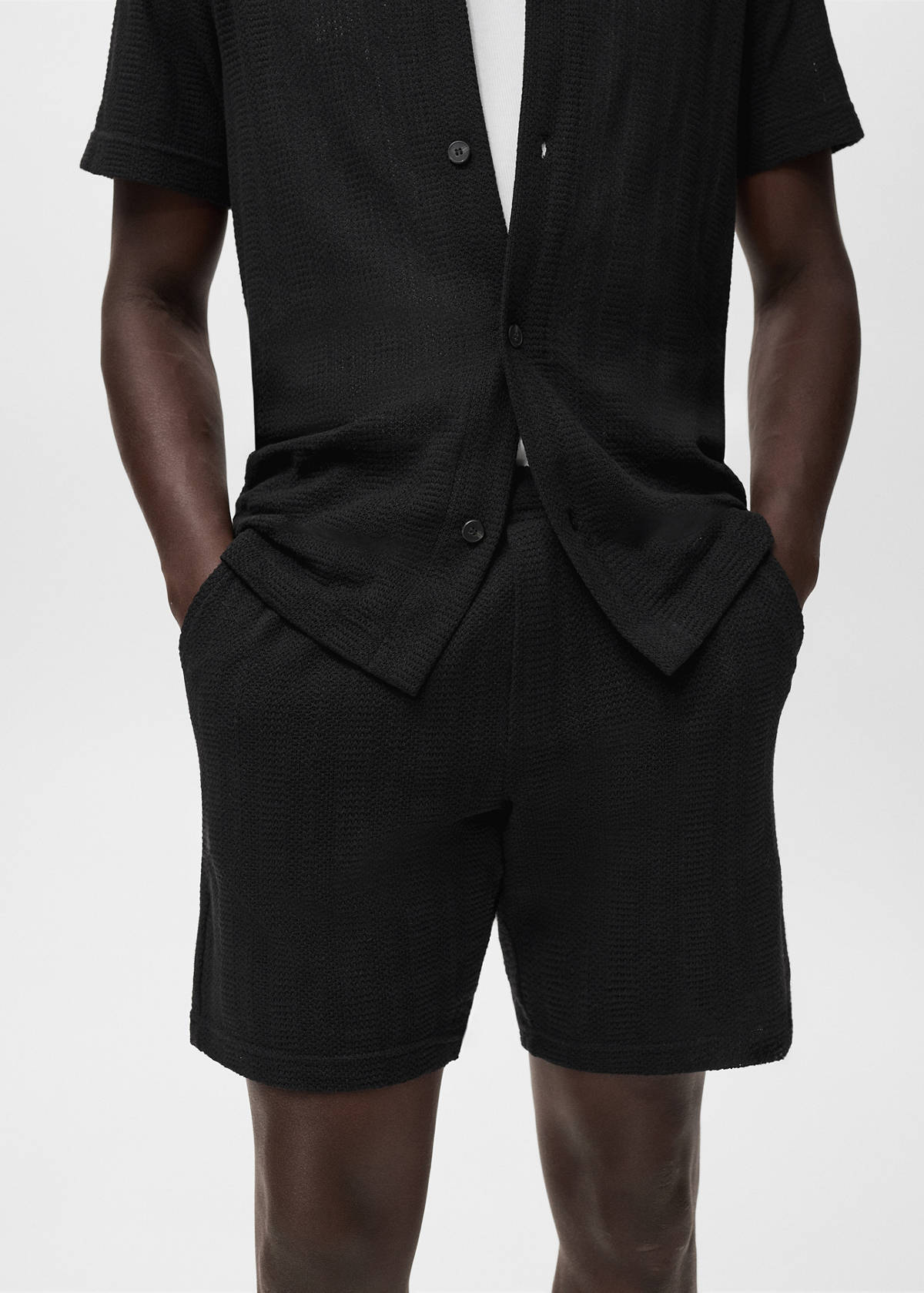 Structured knitted shorts — Black