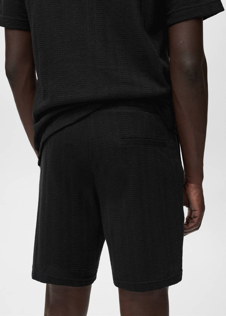 Structured knitted shorts — Black