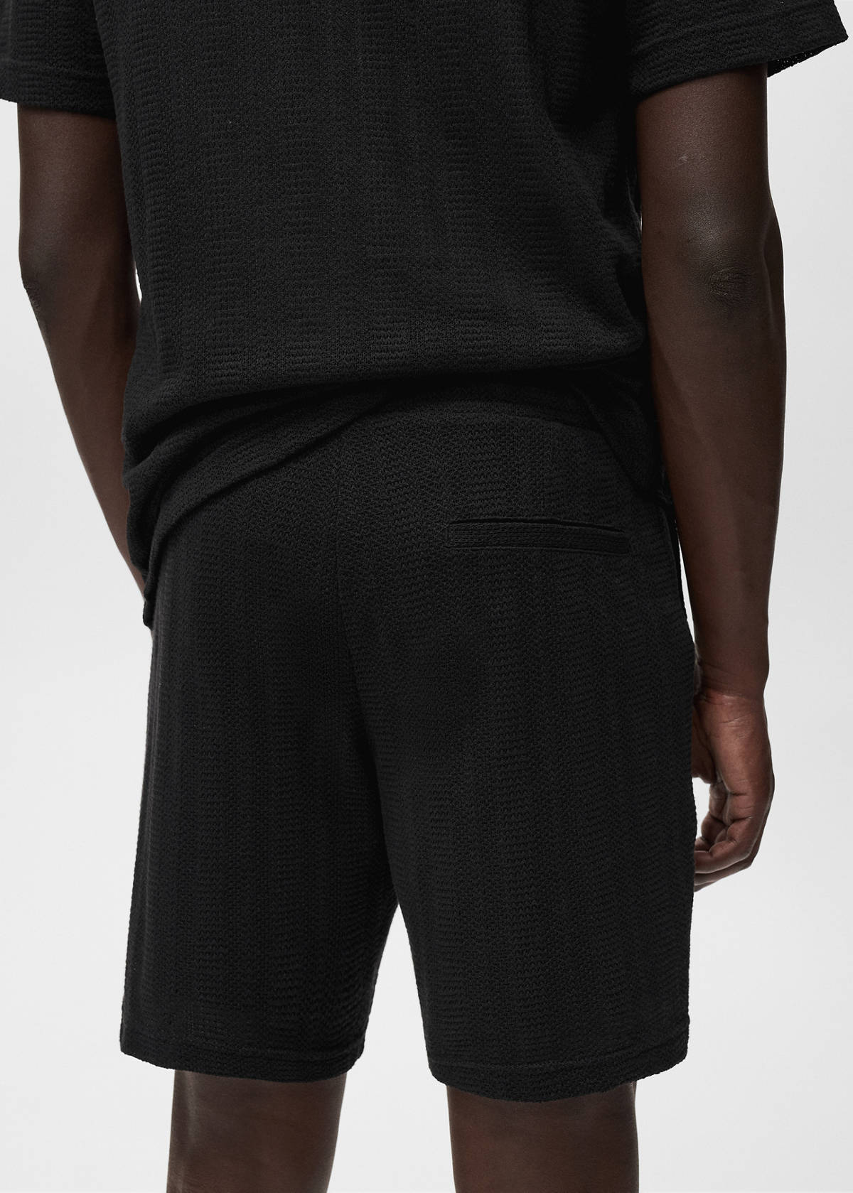 Structured knitted shorts — Black