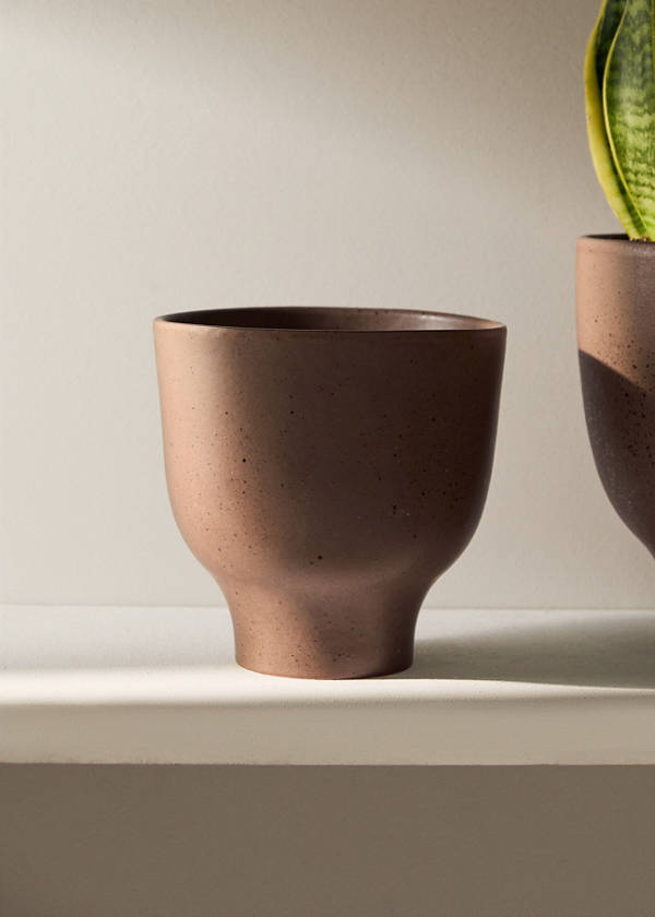 Small terracotta planter — Brown