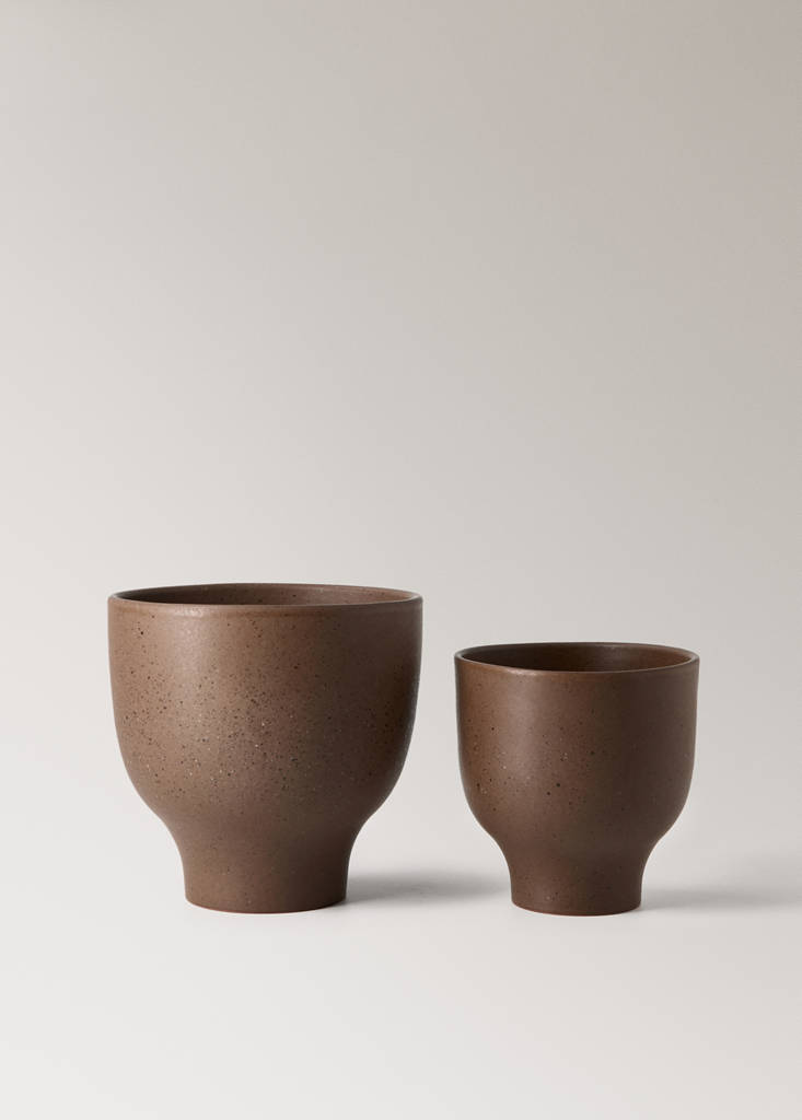 Small terracotta planter — Brown