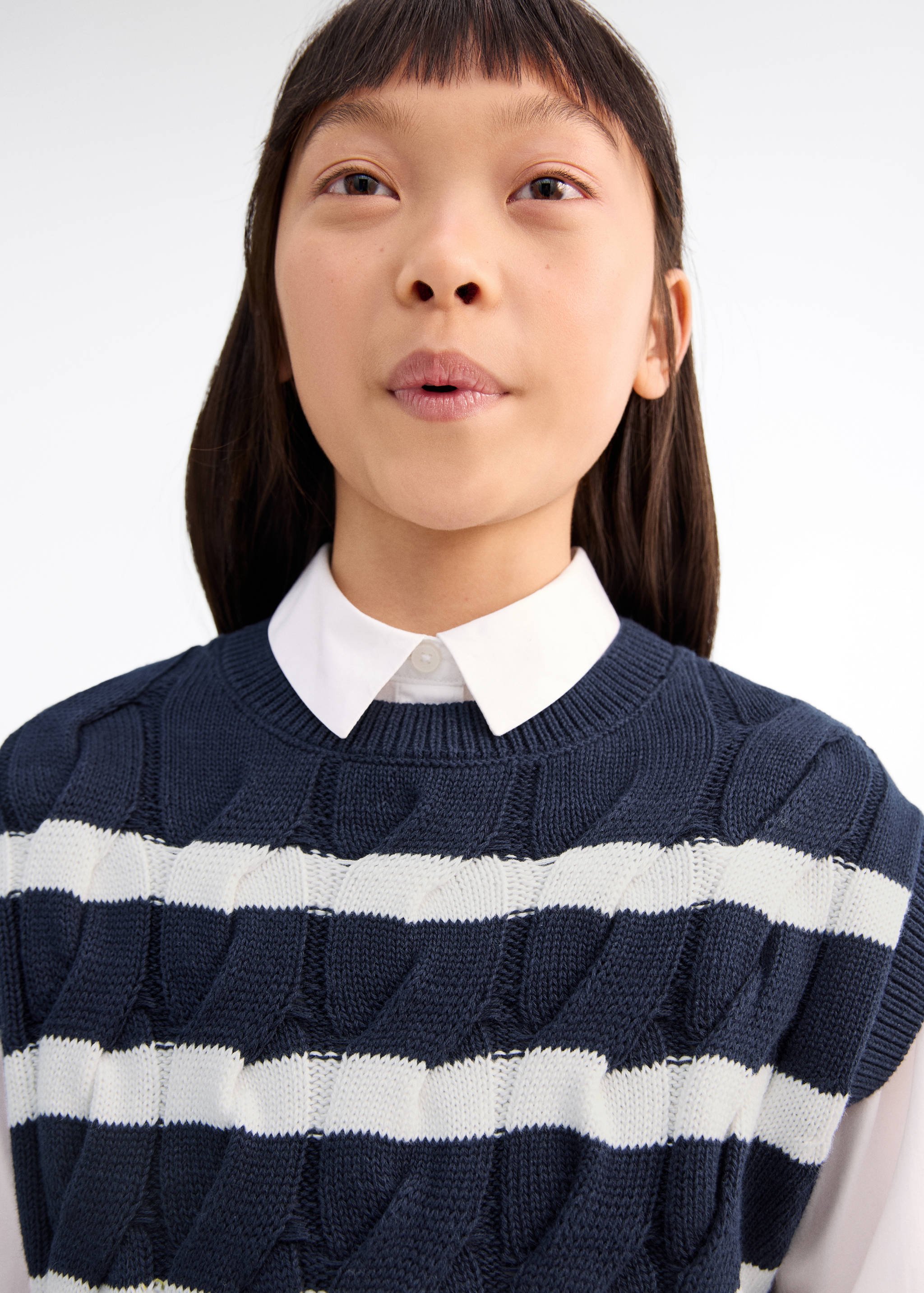 Braided-knit gilet - Details of the article 1