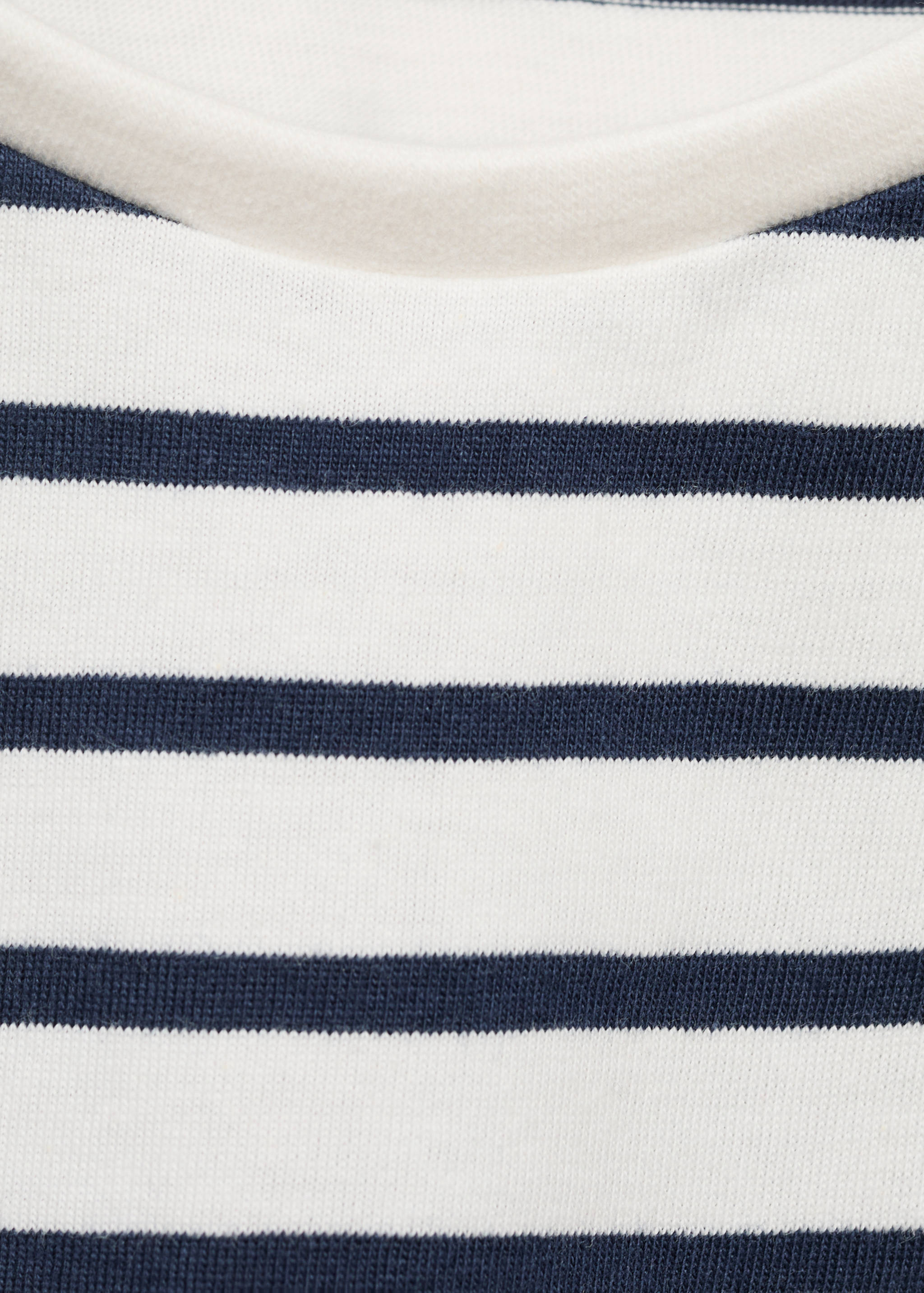 Striped short-sleeved t-shirt - Details of the article 8
