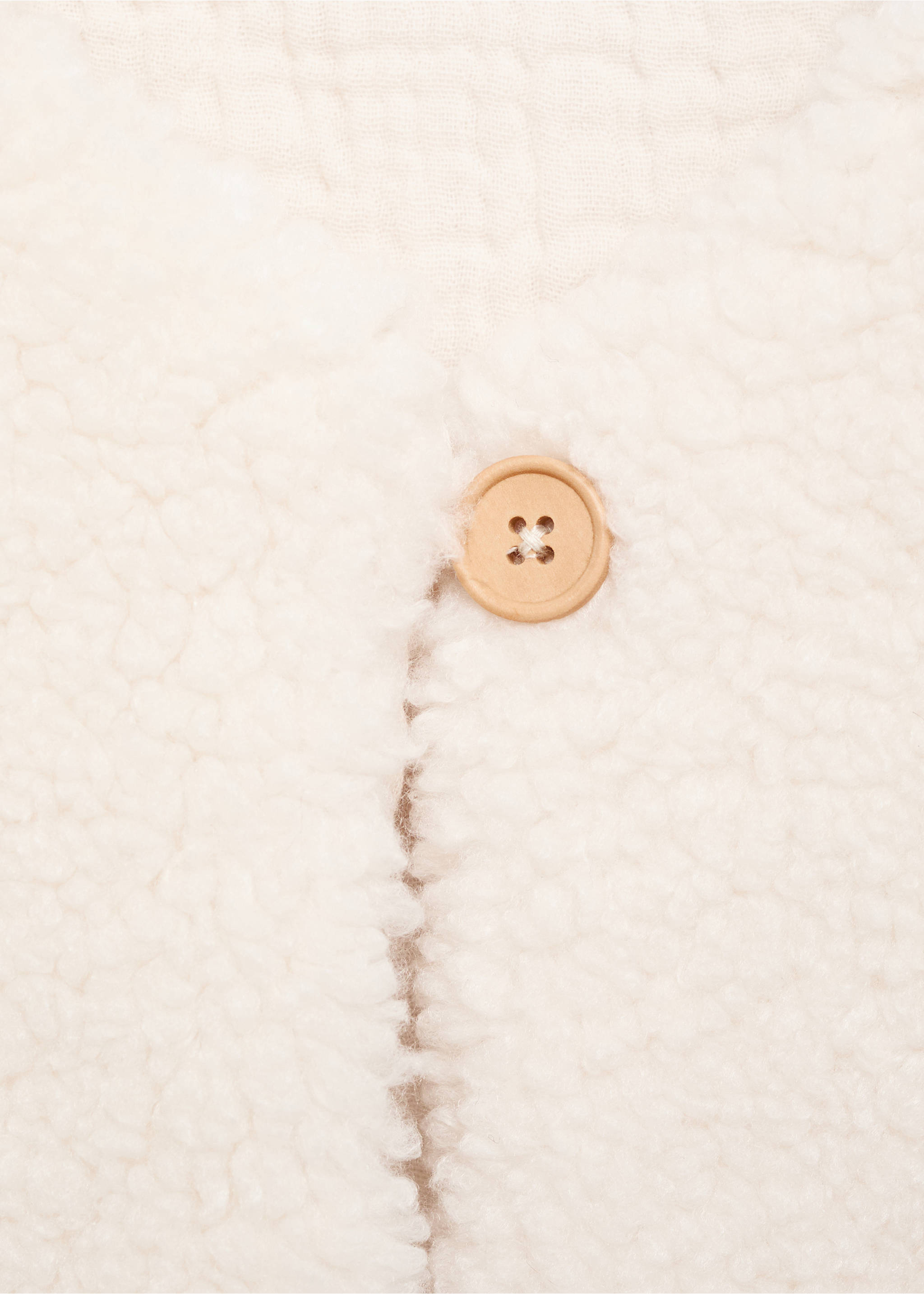 Shearling-effect gilet - Details of the article 8, Ecru. Ref: 17063289-00.
