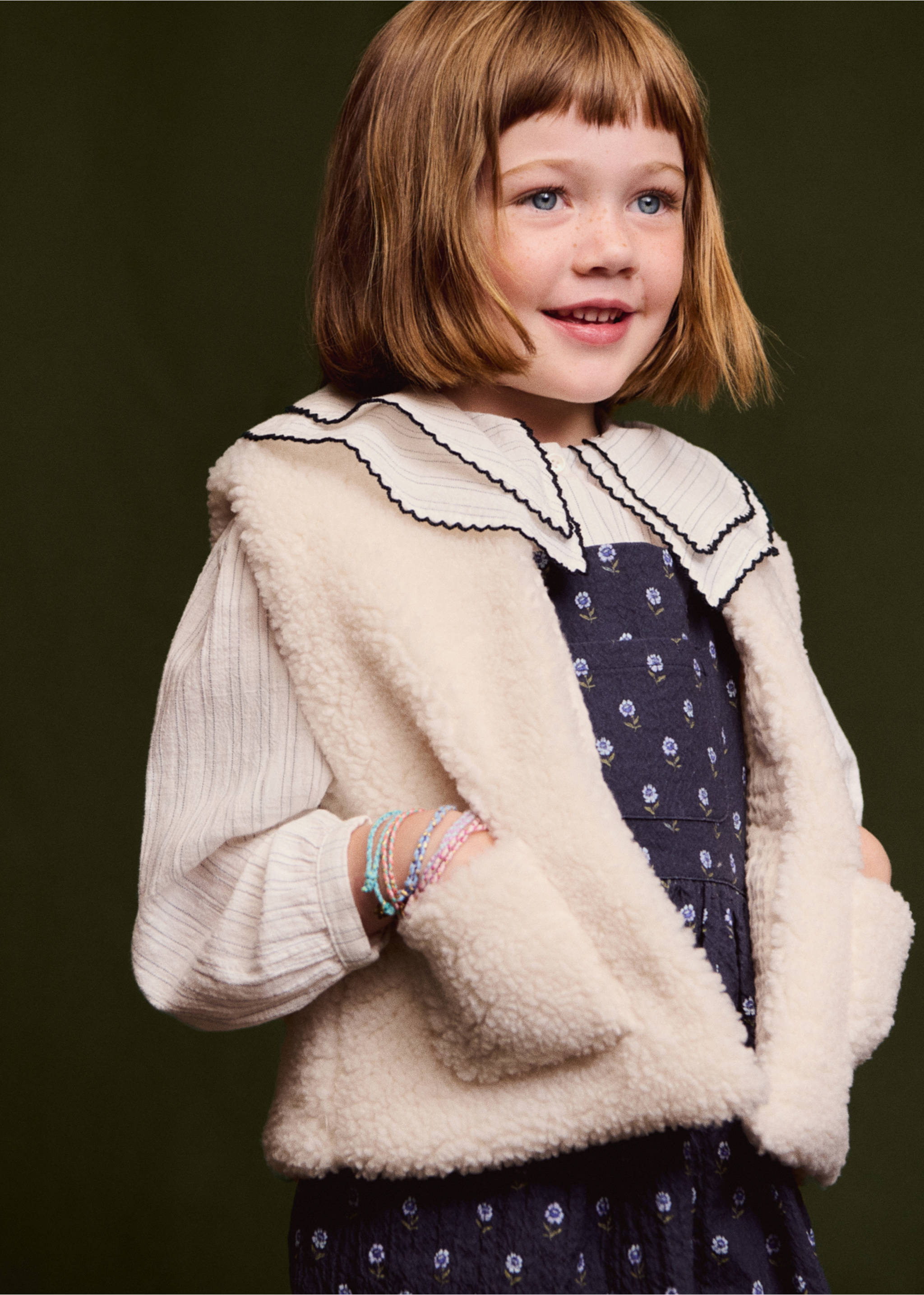 Shearling-effect gilet - Details of the article 5, Ecru. Ref: 17063289-00.