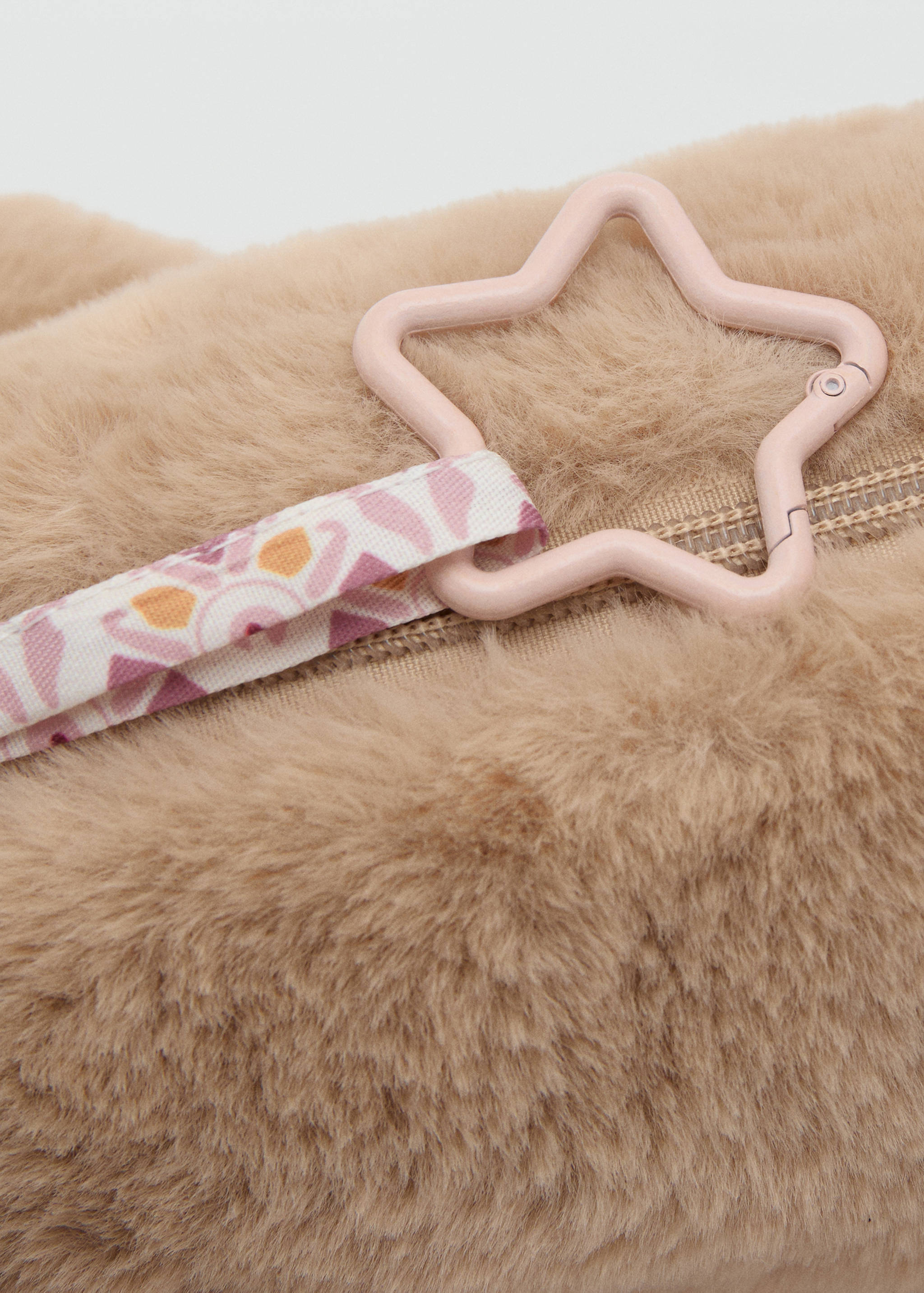 Teddy bear fur-effect case - Details of the article 2