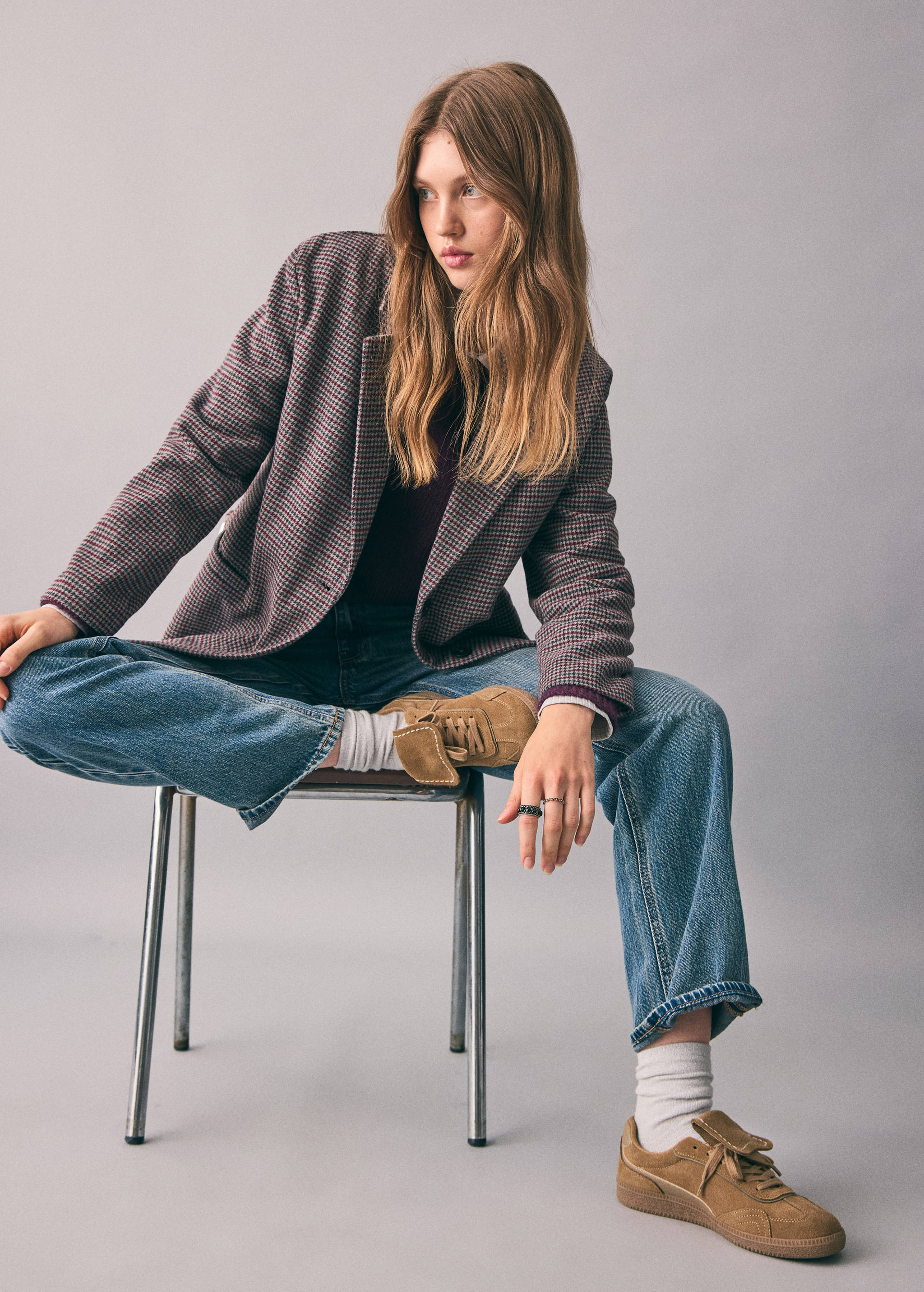 Кроссовки из комбинации кожи и спилка - Общий план