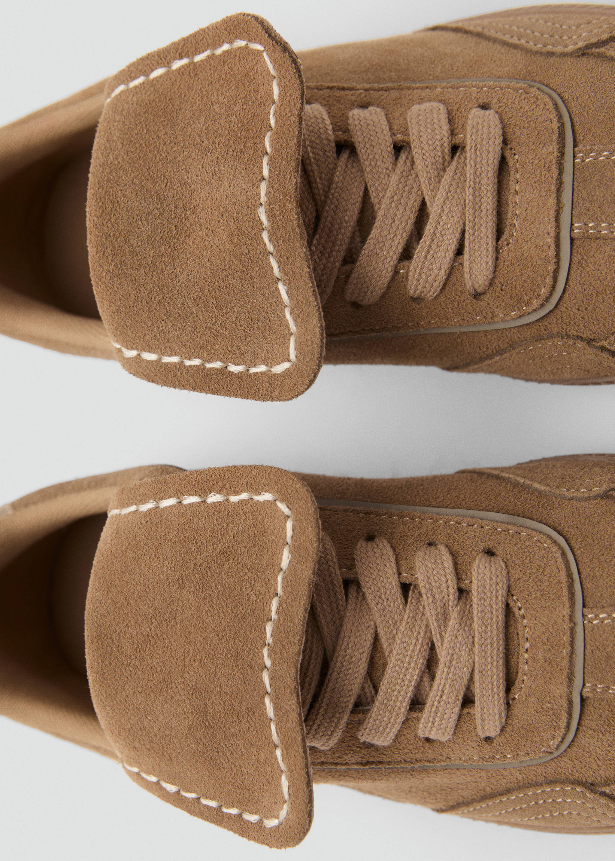 Кроссовки из комбинации кожи и спилка - Деталь изделия 3