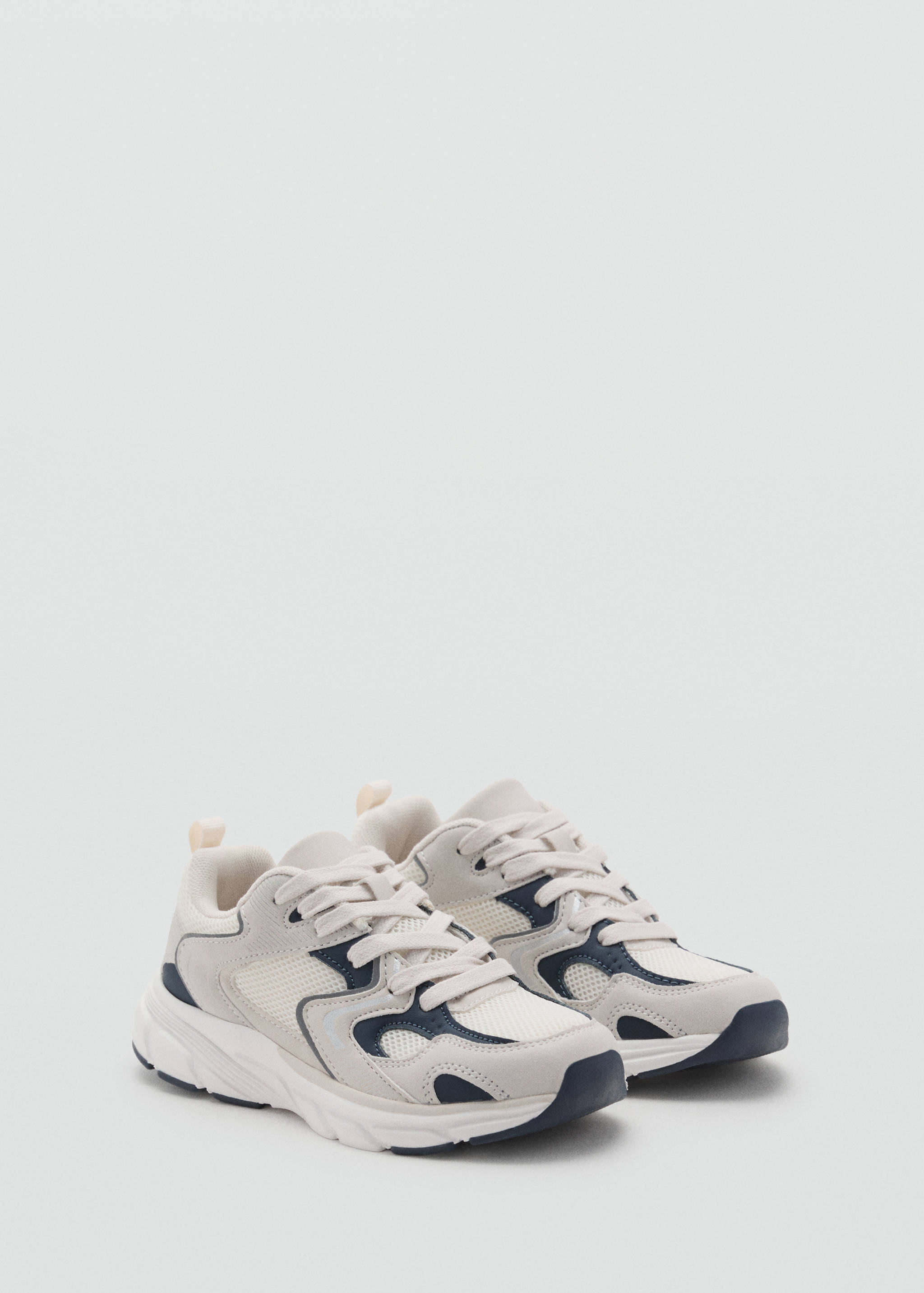 Zweifarbige Schnür-Sneakers - Mittlere Ansicht