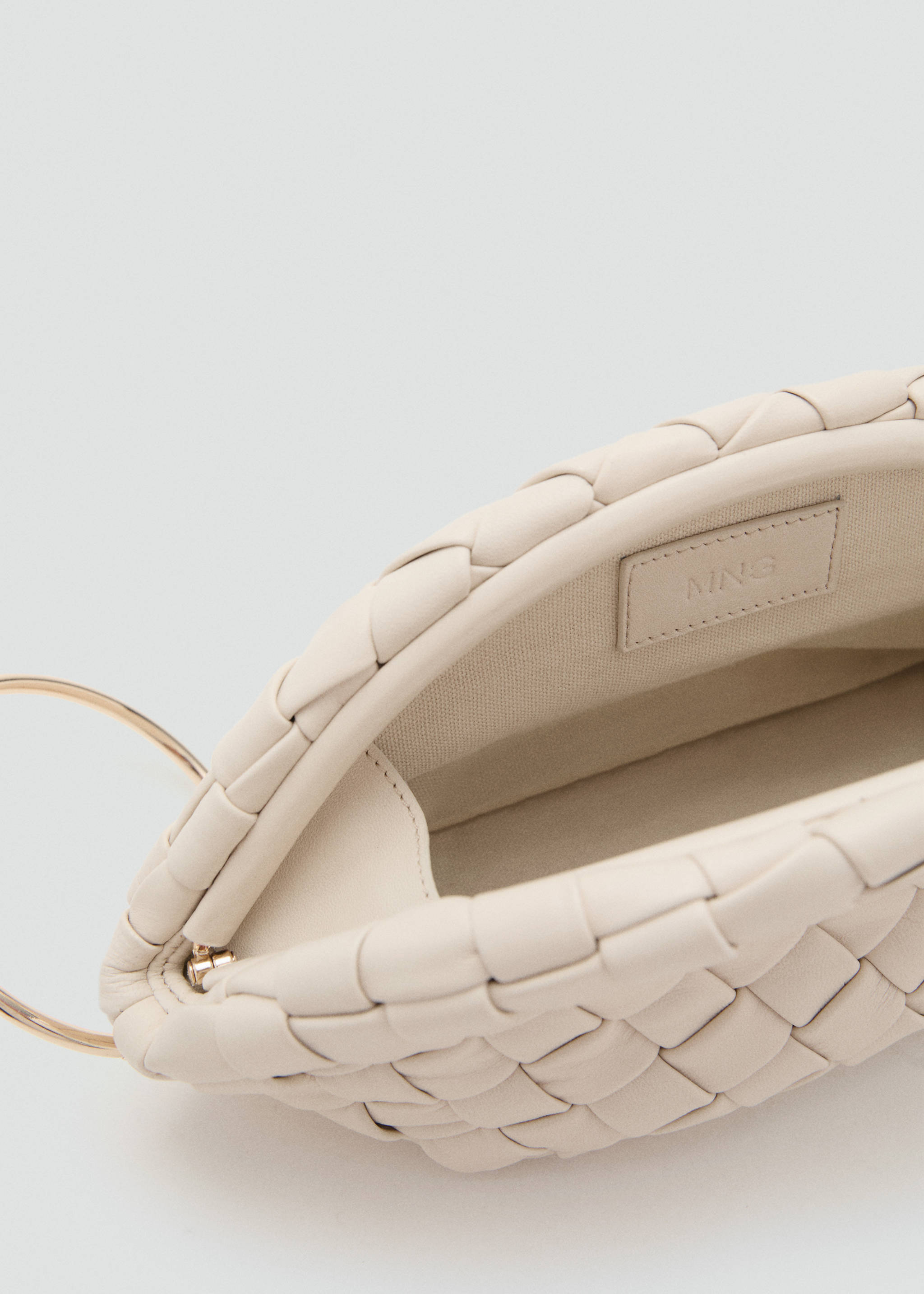 Τσάντα φάκελος από πλεγμένο δέρμα - Λεπτομέρεια του προϊόντος 1